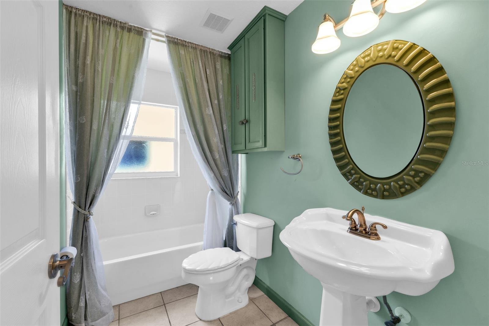 Image 34 of 48 For 13440 Pembroke Circle N