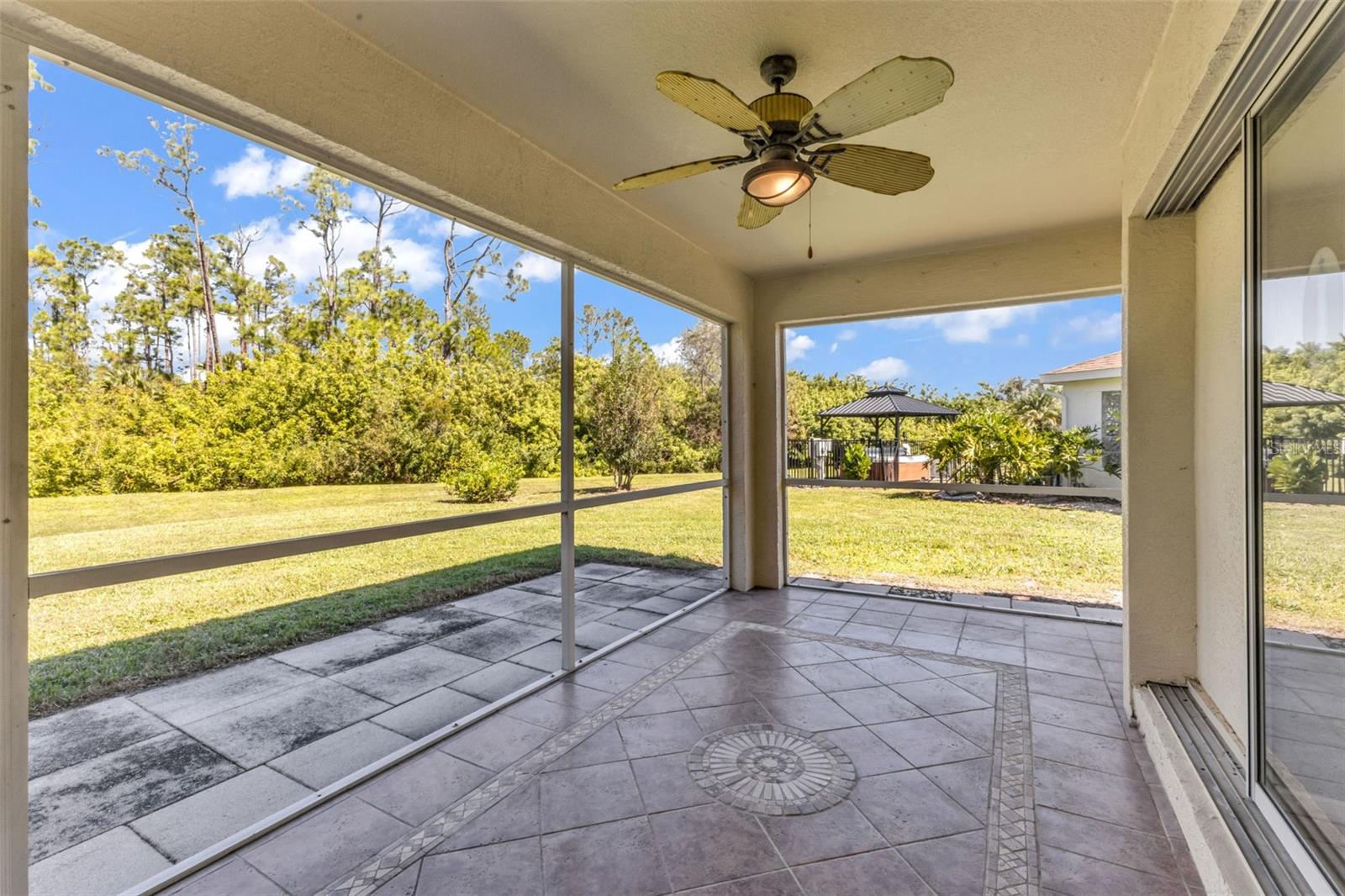 Image 36 of 48 For 13440 Pembroke Circle N