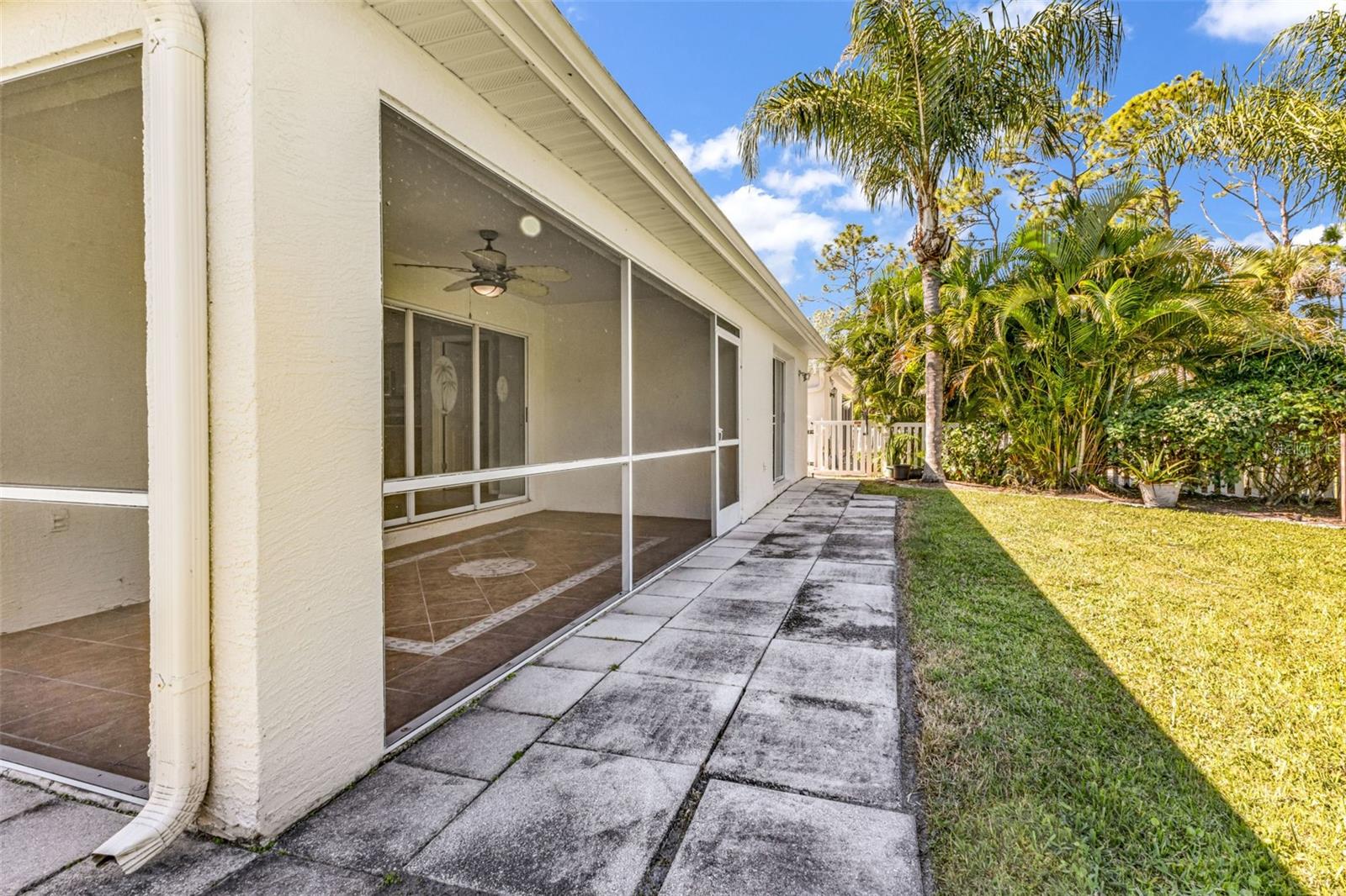 Image 40 of 48 For 13440 Pembroke Circle N