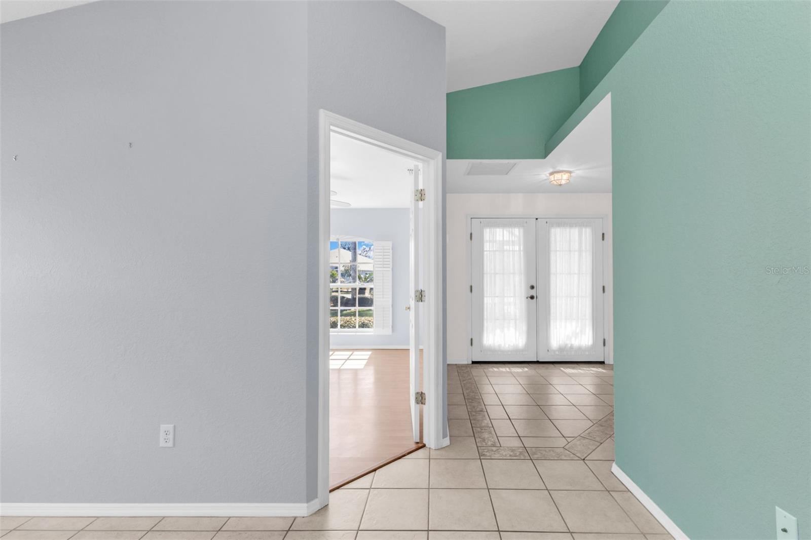 Image 7 of 48 For 13440 Pembroke Circle N