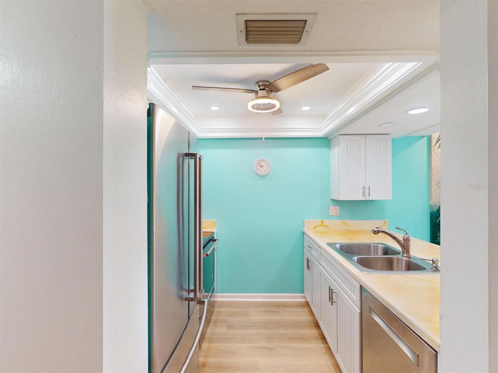 Image 26 of 79 For 4072 Oakview Drive C5