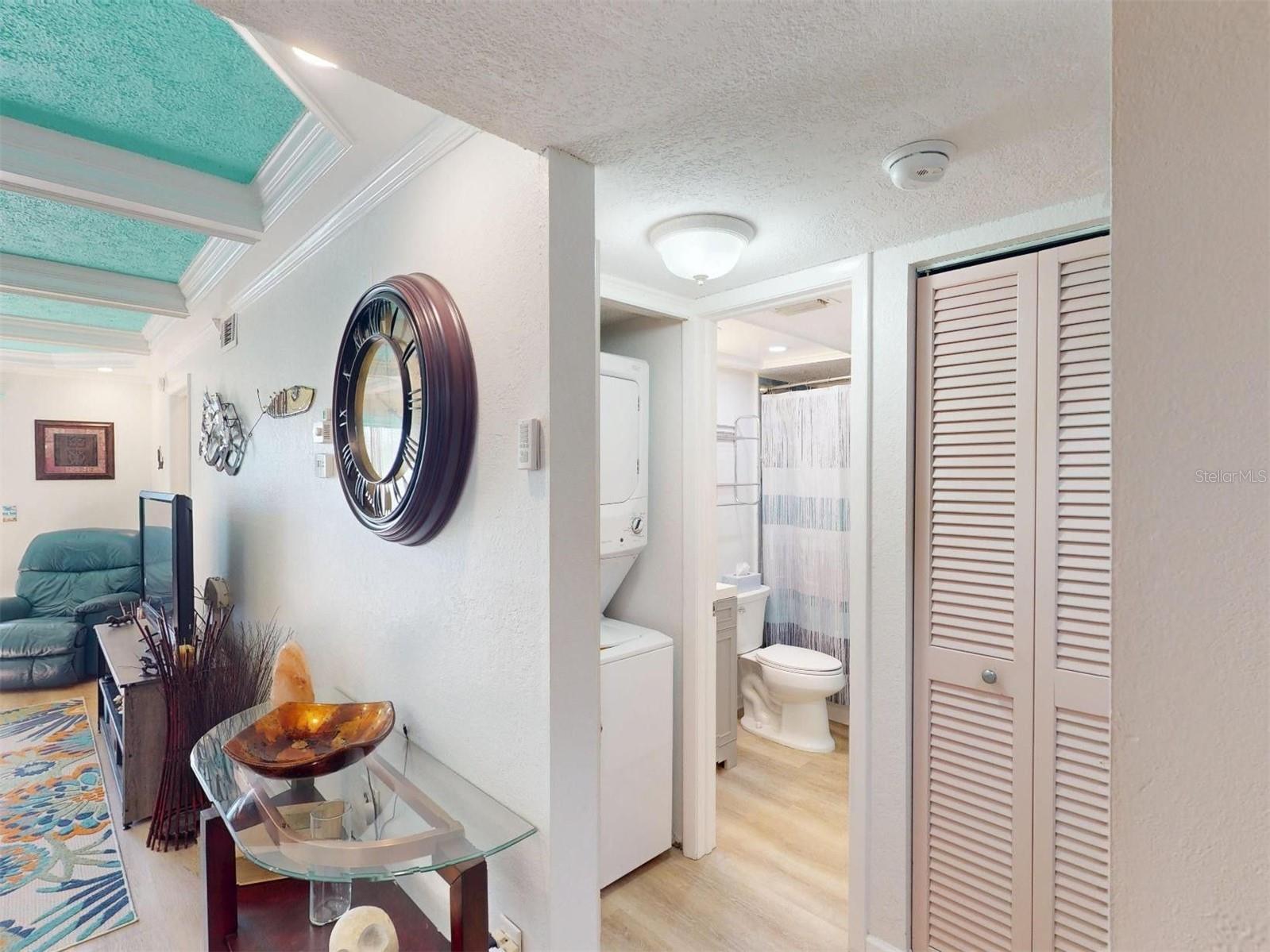 Image 29 of 79 For 4072 Oakview Drive C5