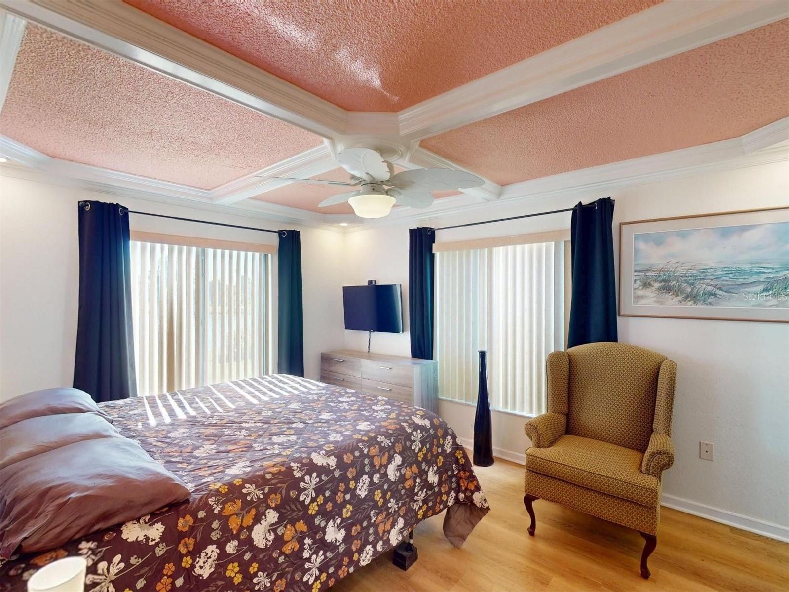 Image 33 of 79 For 4072 Oakview Drive C5