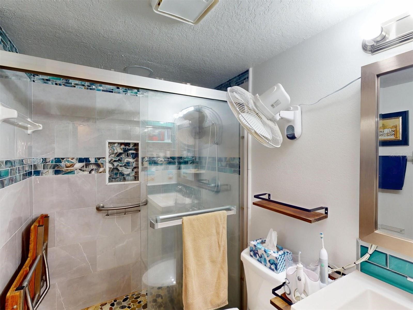 Image 35 of 79 For 4072 Oakview Drive C5