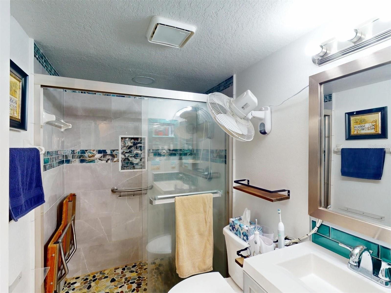 Image 36 of 79 For 4072 Oakview Drive C5