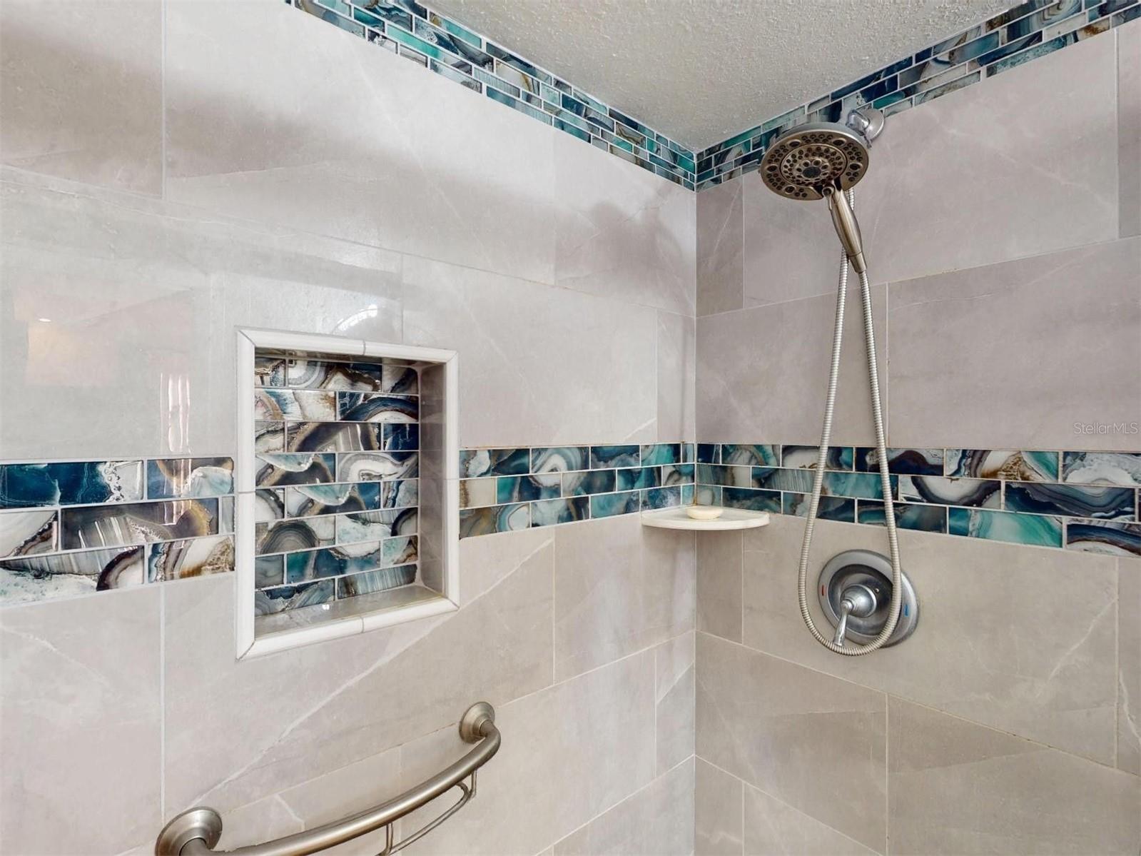 Image 37 of 79 For 4072 Oakview Drive C5