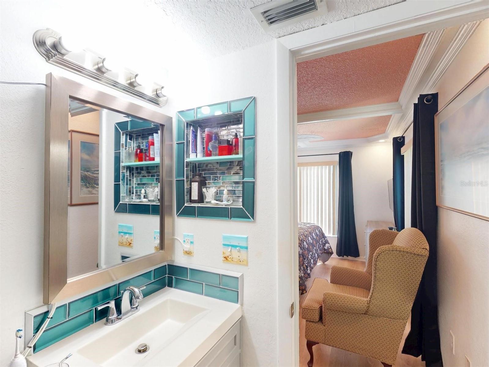 Image 38 of 79 For 4072 Oakview Drive C5