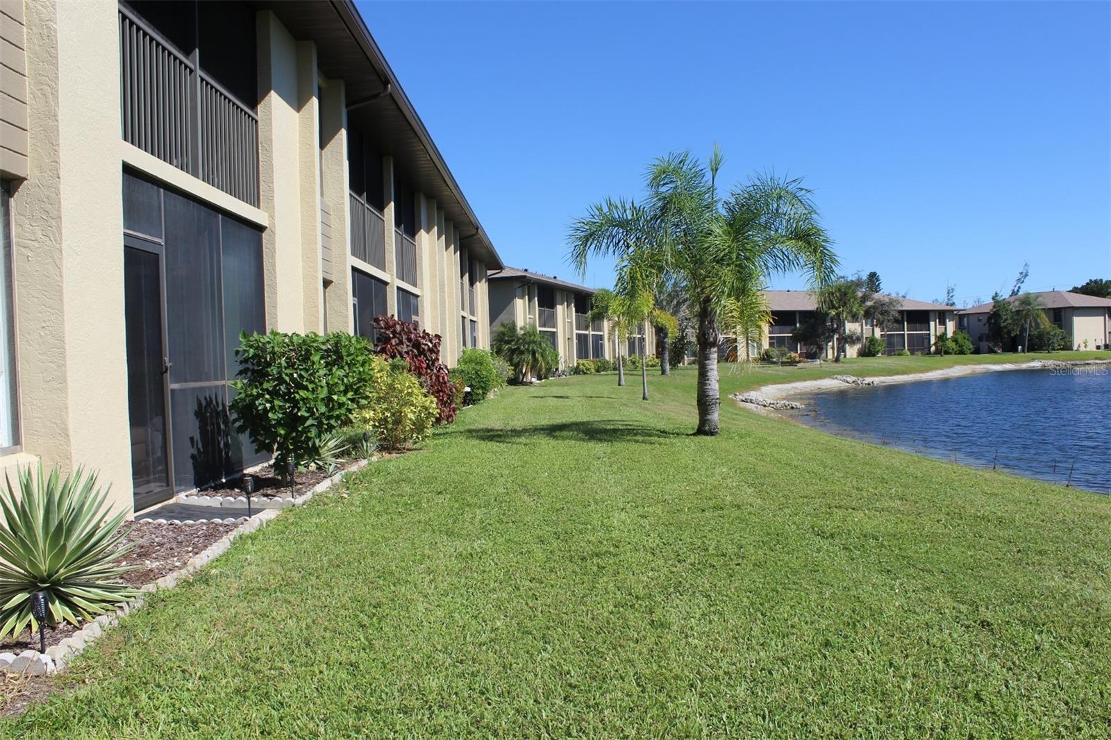 Image 4 of 79 For 4072 Oakview Drive C5