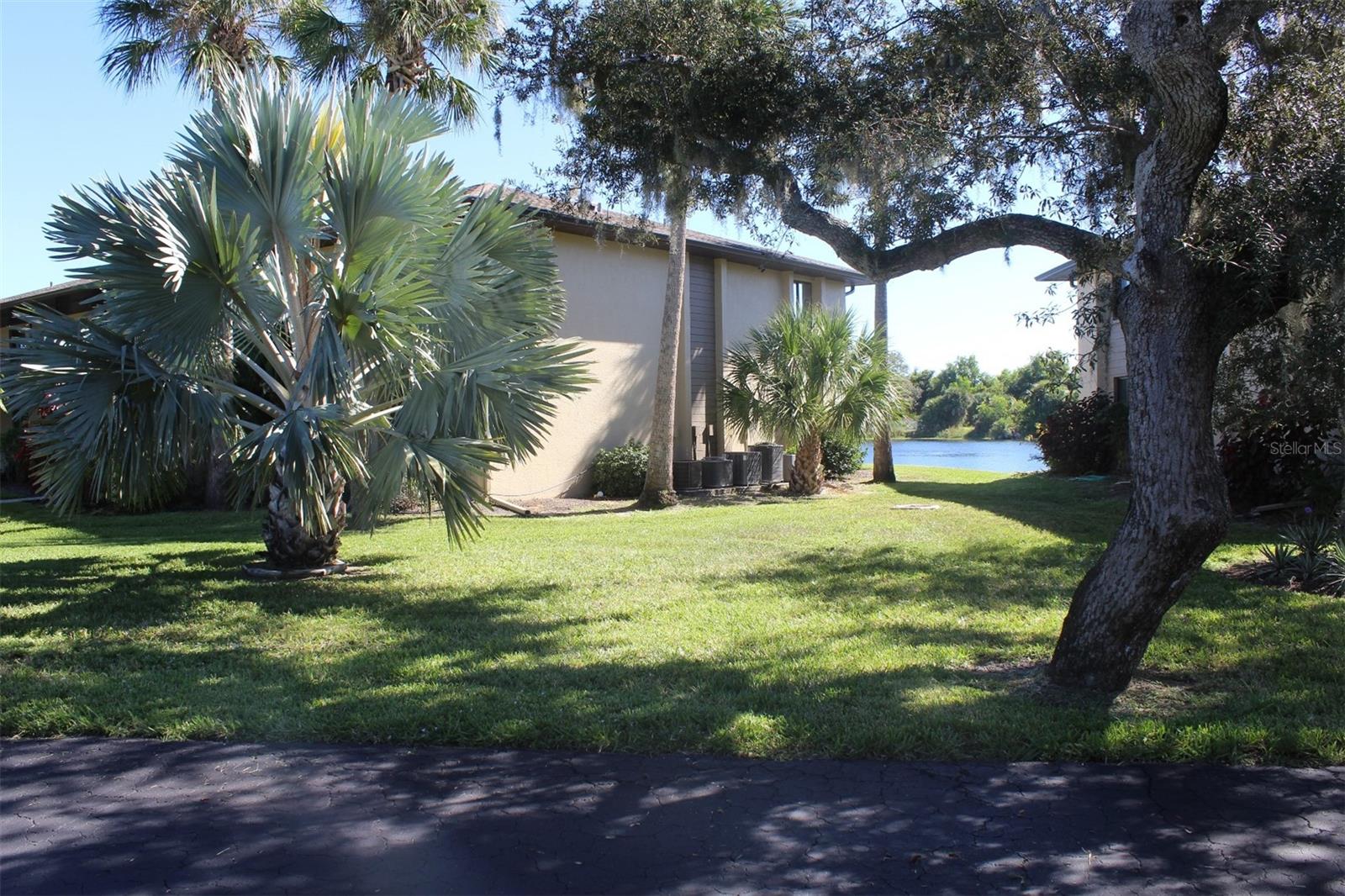 Image 8 of 79 For 4072 Oakview Drive C5