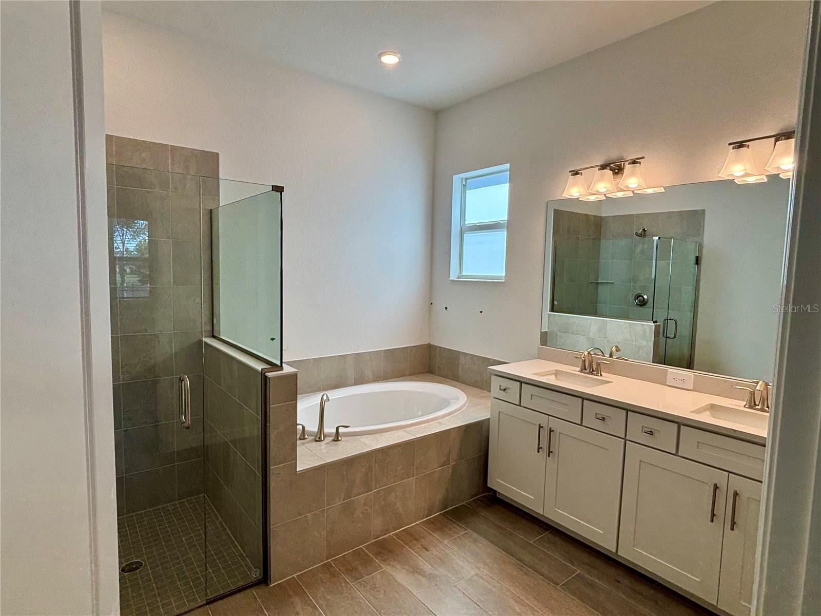 Image 8 of 8 For 5608 Lightening Whelk Lane