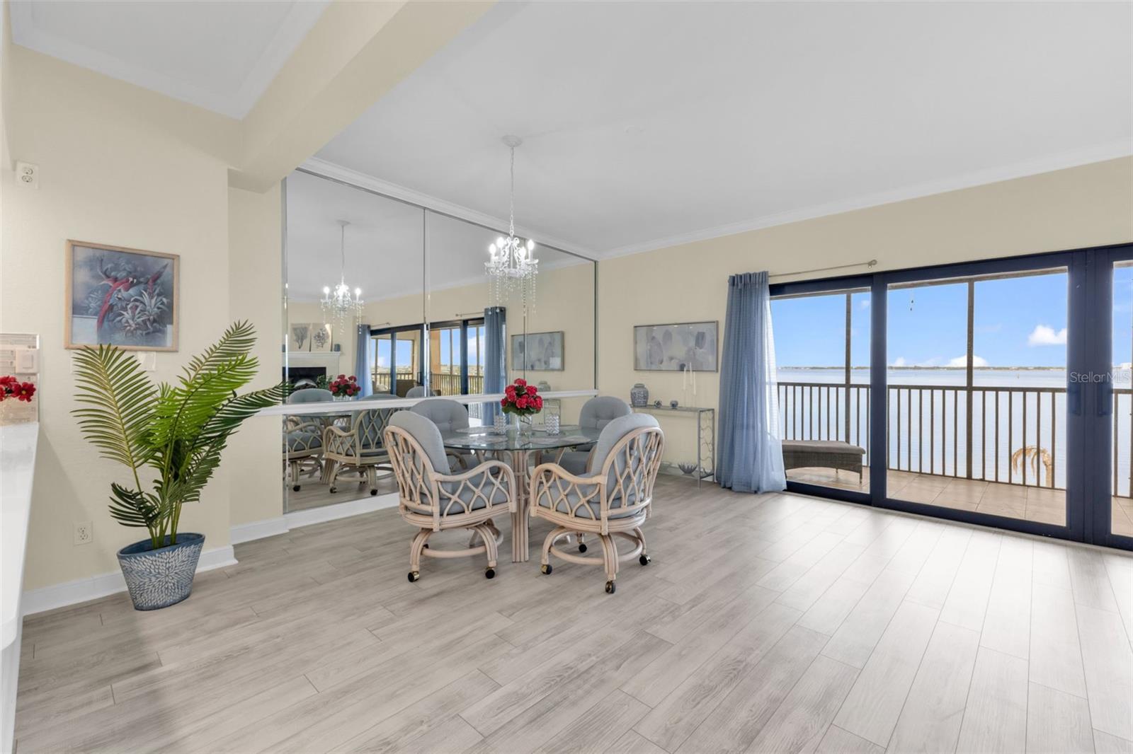 Image 14 of 49 For 1601 Park Beach Circle 136-18