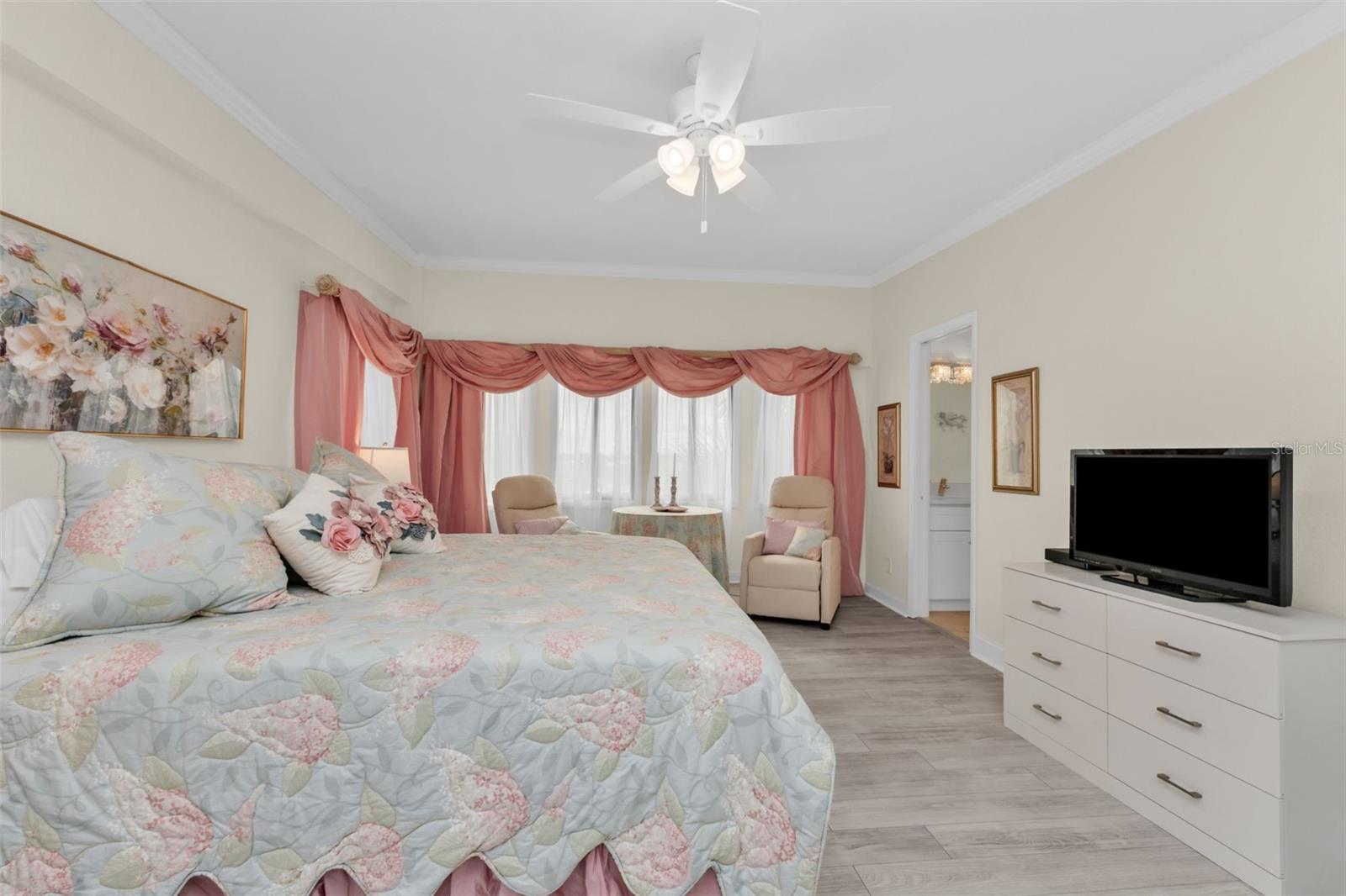 Image 16 of 49 For 1601 Park Beach Circle 136-18