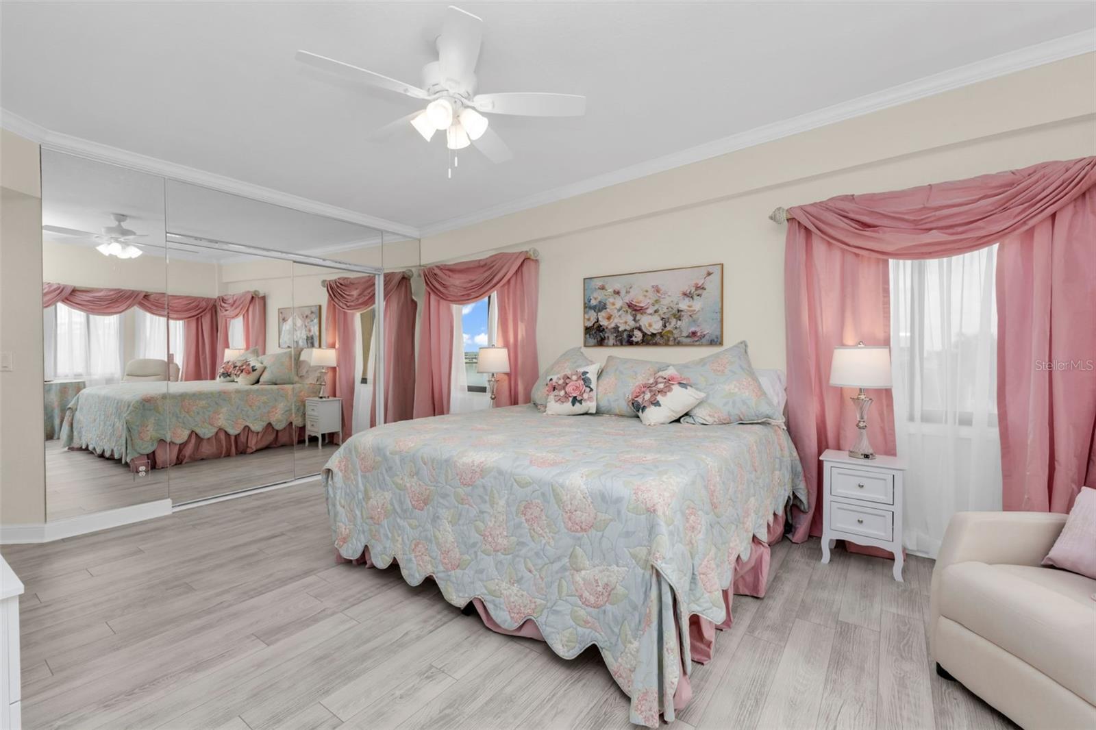 Image 17 of 49 For 1601 Park Beach Circle 136-18