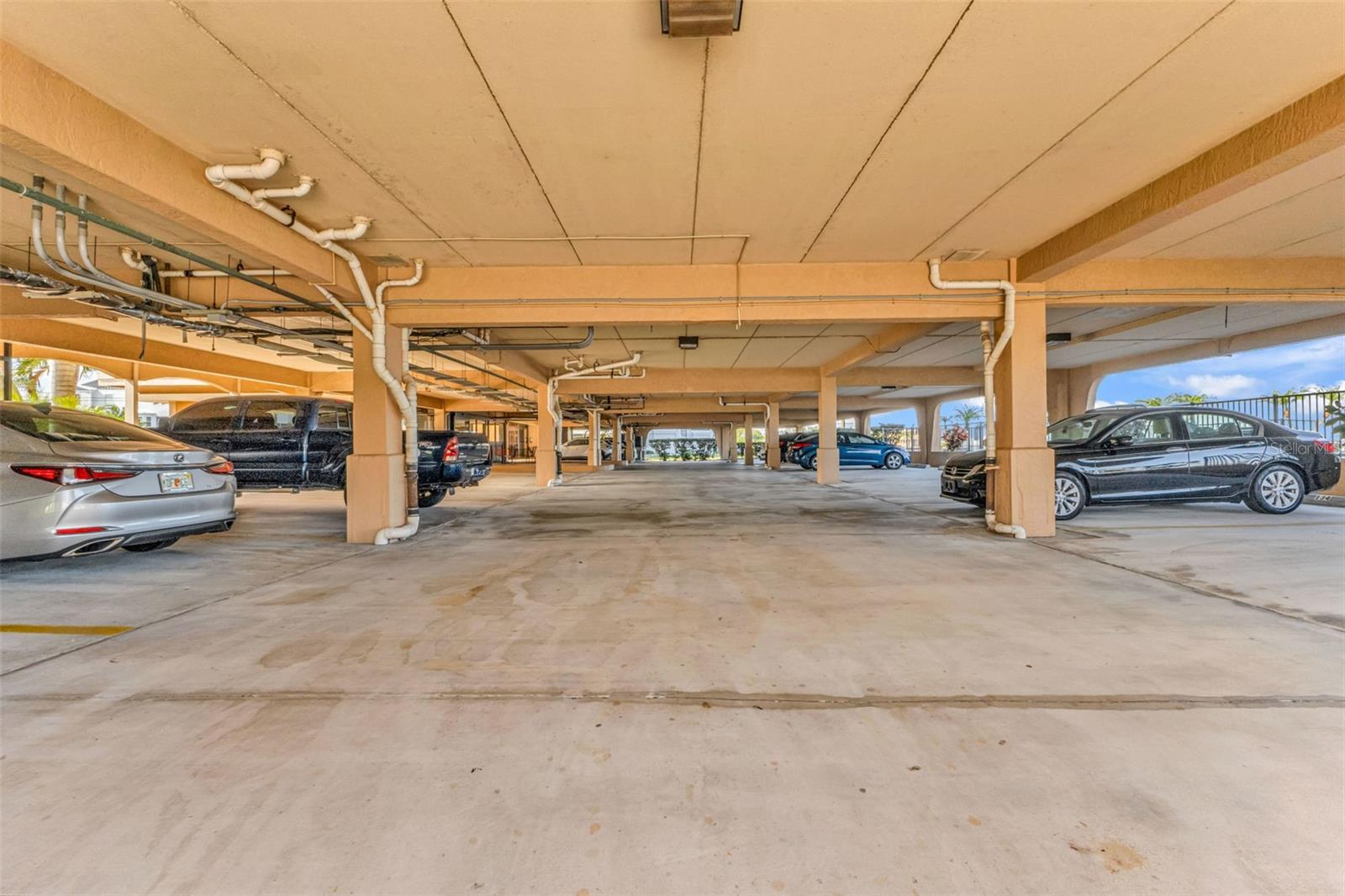 Image 39 of 49 For 1601 Park Beach Circle 136-18