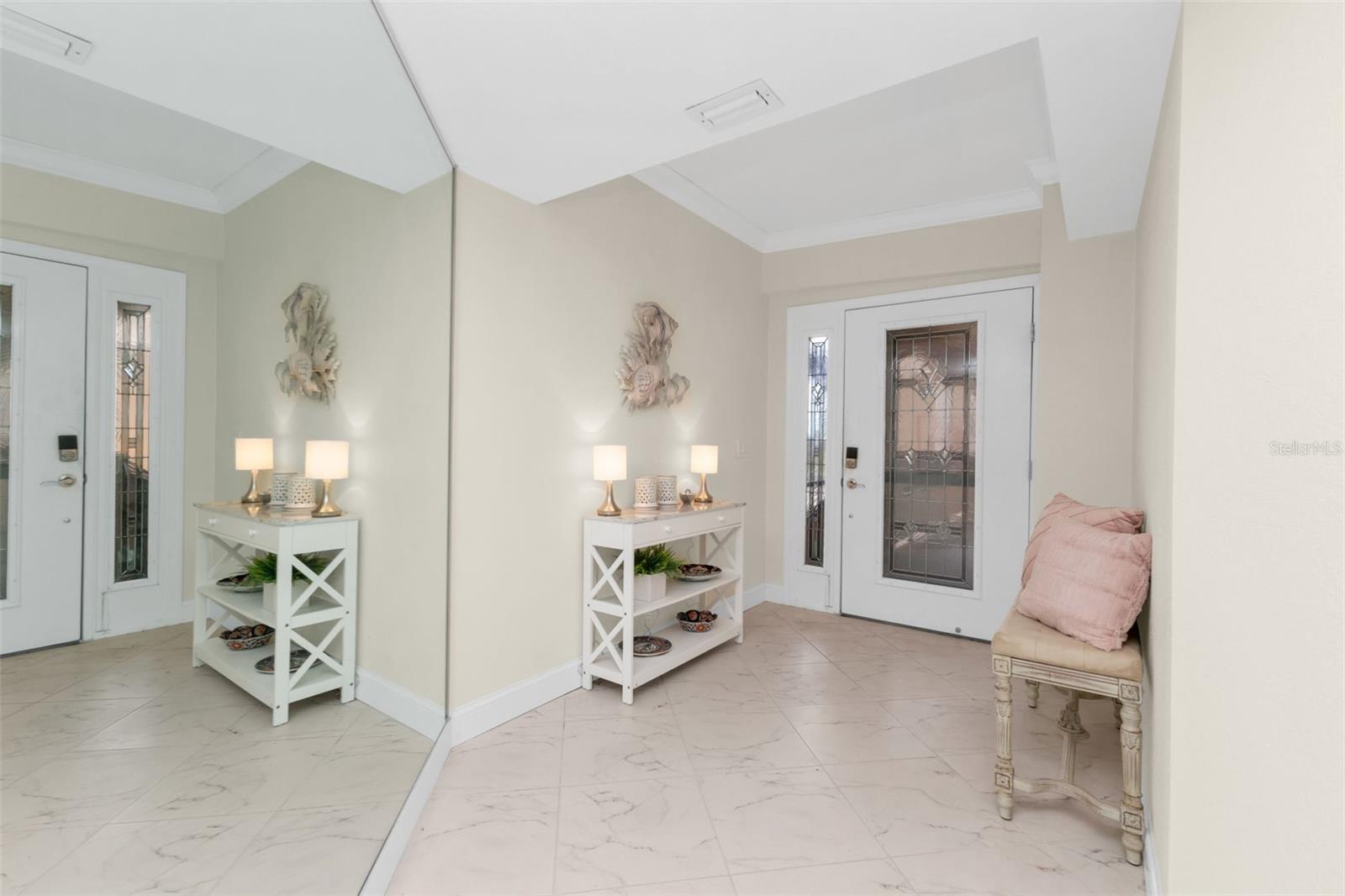 Image 5 of 49 For 1601 Park Beach Circle 136-18