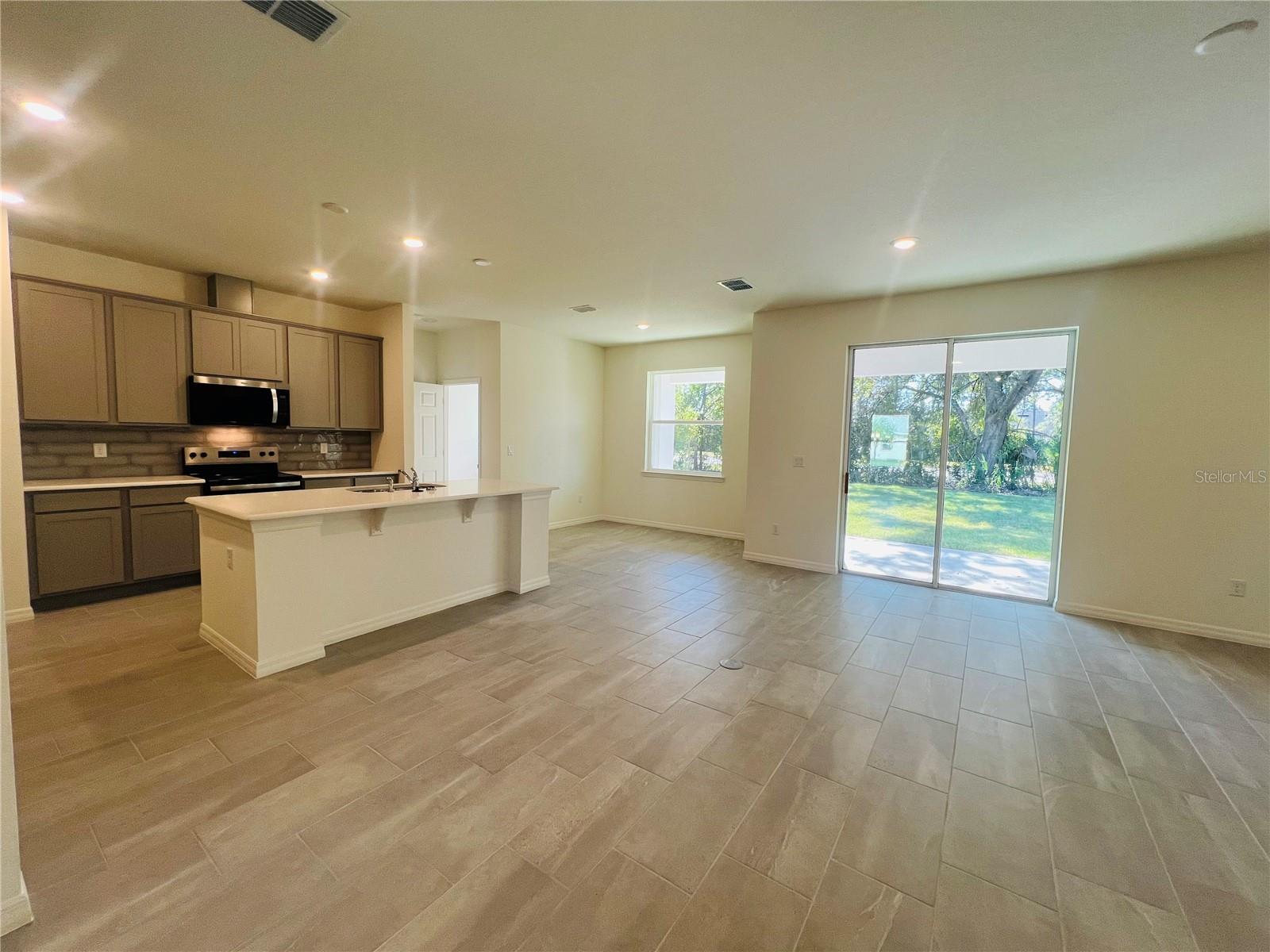 Image 5 of 24 For 4 Lynbrook Drive