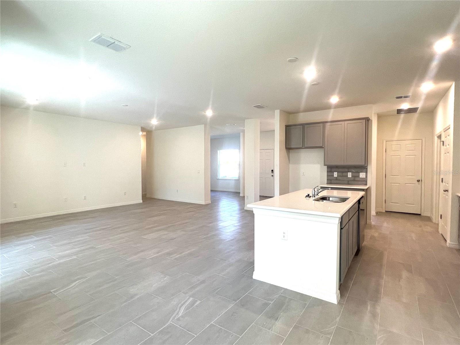 Image 9 of 24 For 4 Lynbrook Drive