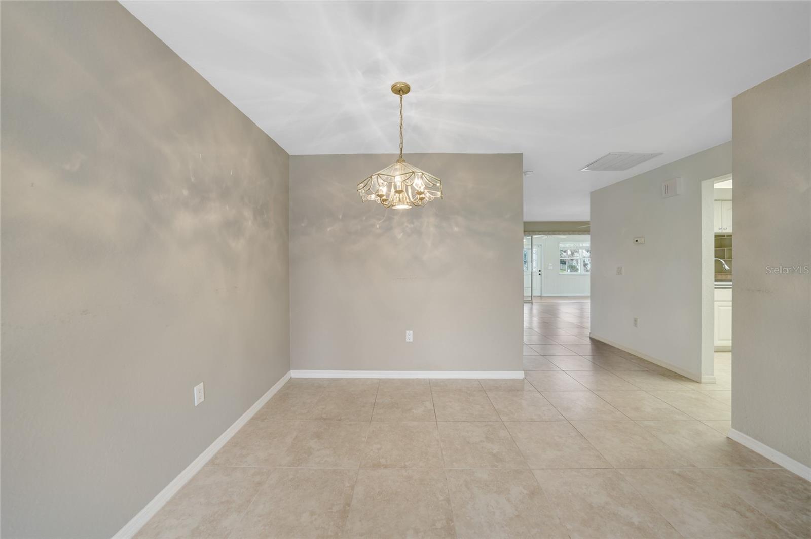 Image 10 of 39 For 931 Bal Harbor Boulevard