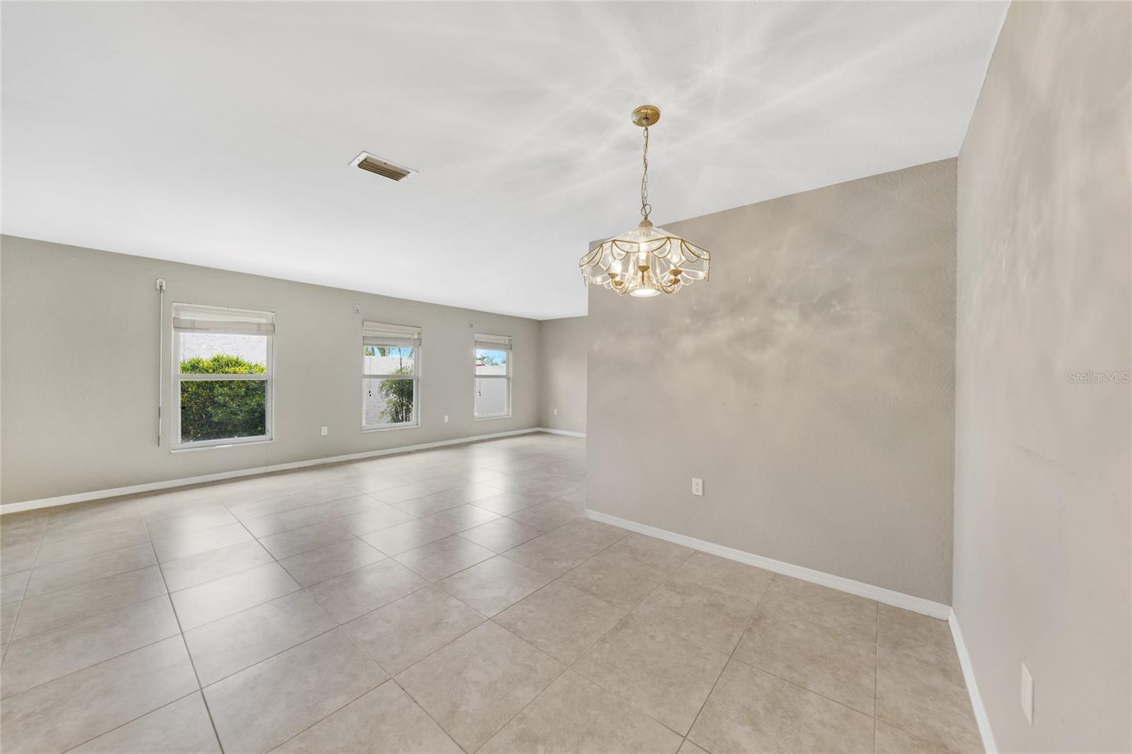 Image 9 of 39 For 931 Bal Harbor Boulevard