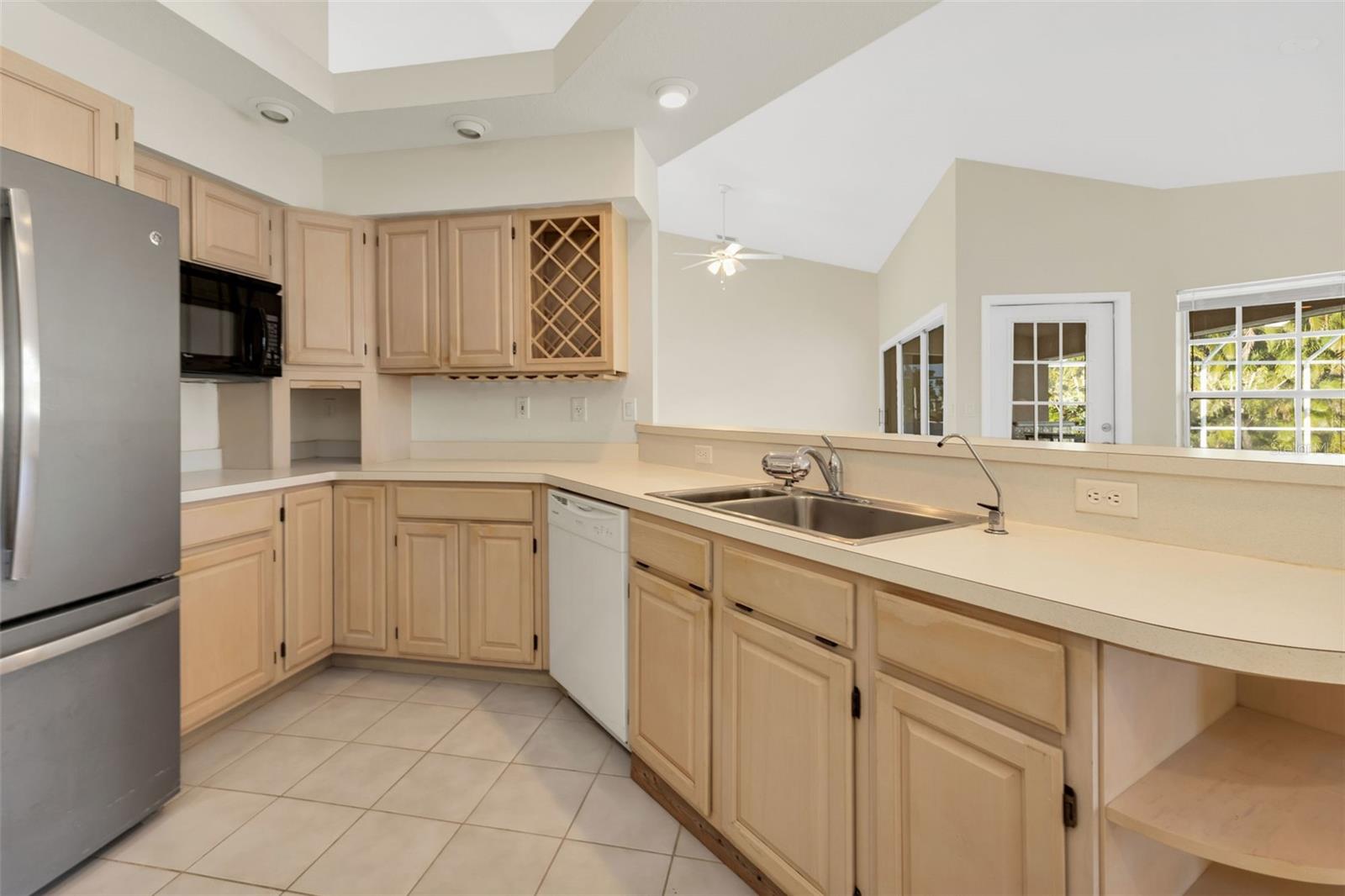 Image 12 of 44 For 25170 Harborside Boulevard