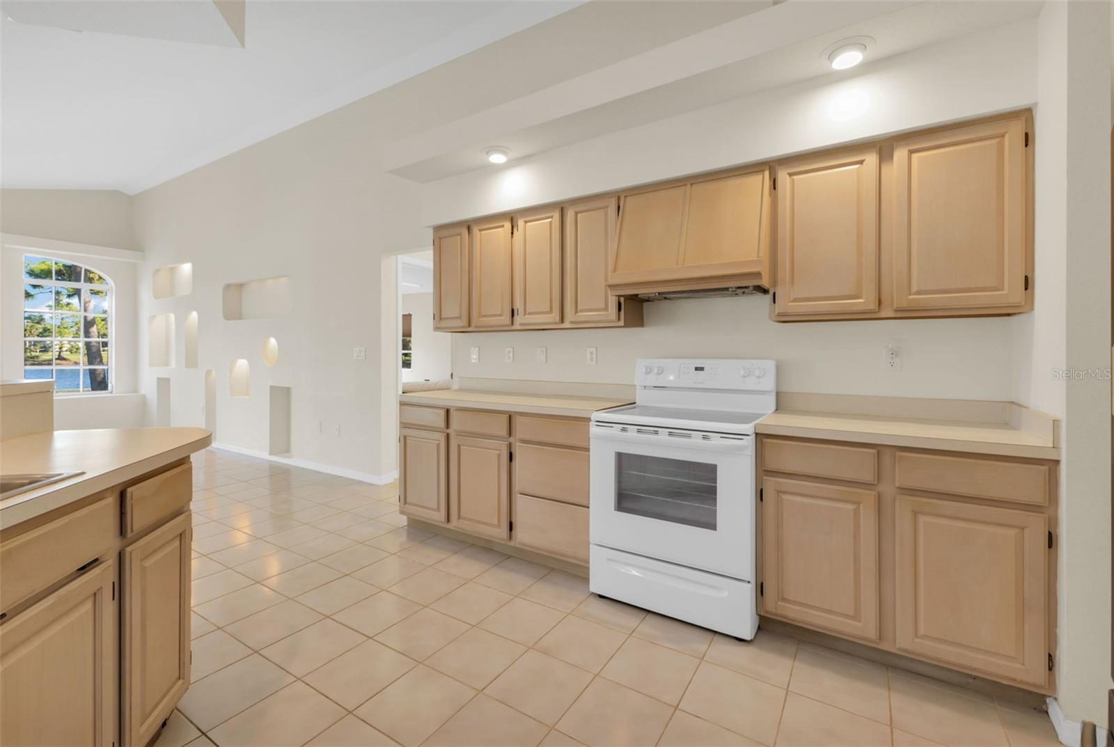 Image 13 of 44 For 25170 Harborside Boulevard