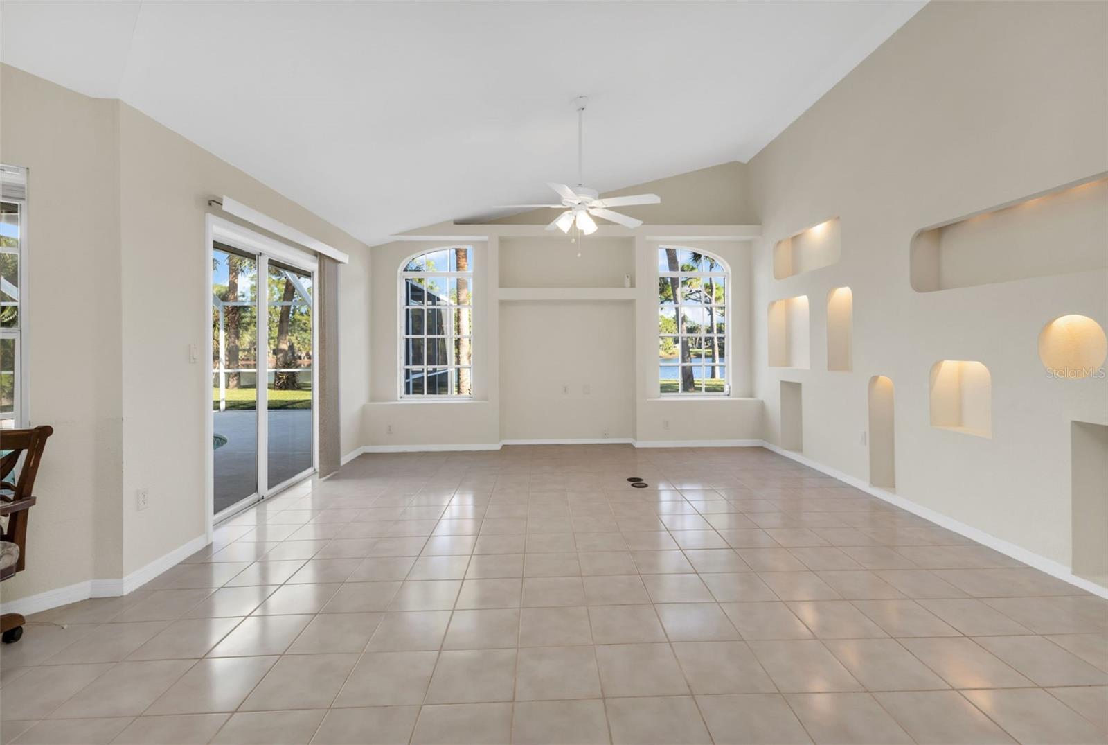 Image 17 of 44 For 25170 Harborside Boulevard