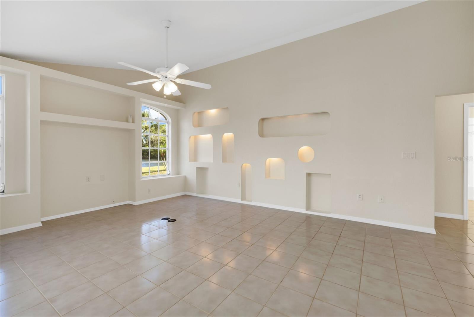 Image 18 of 44 For 25170 Harborside Boulevard