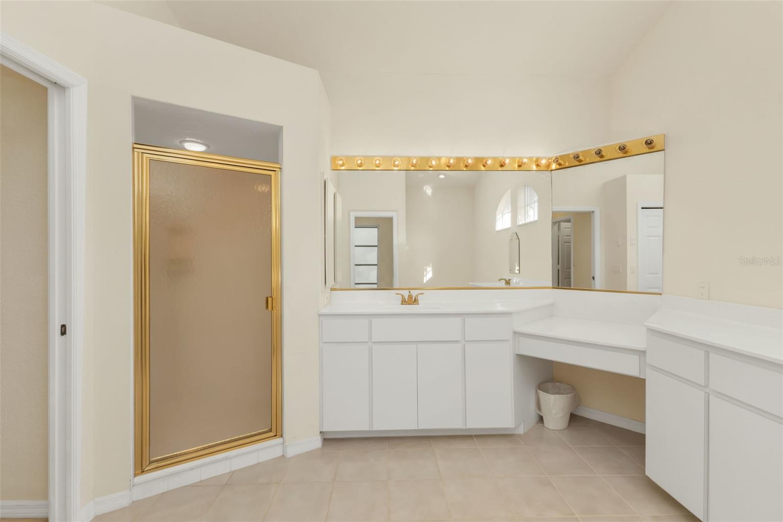 Image 22 of 44 For 25170 Harborside Boulevard