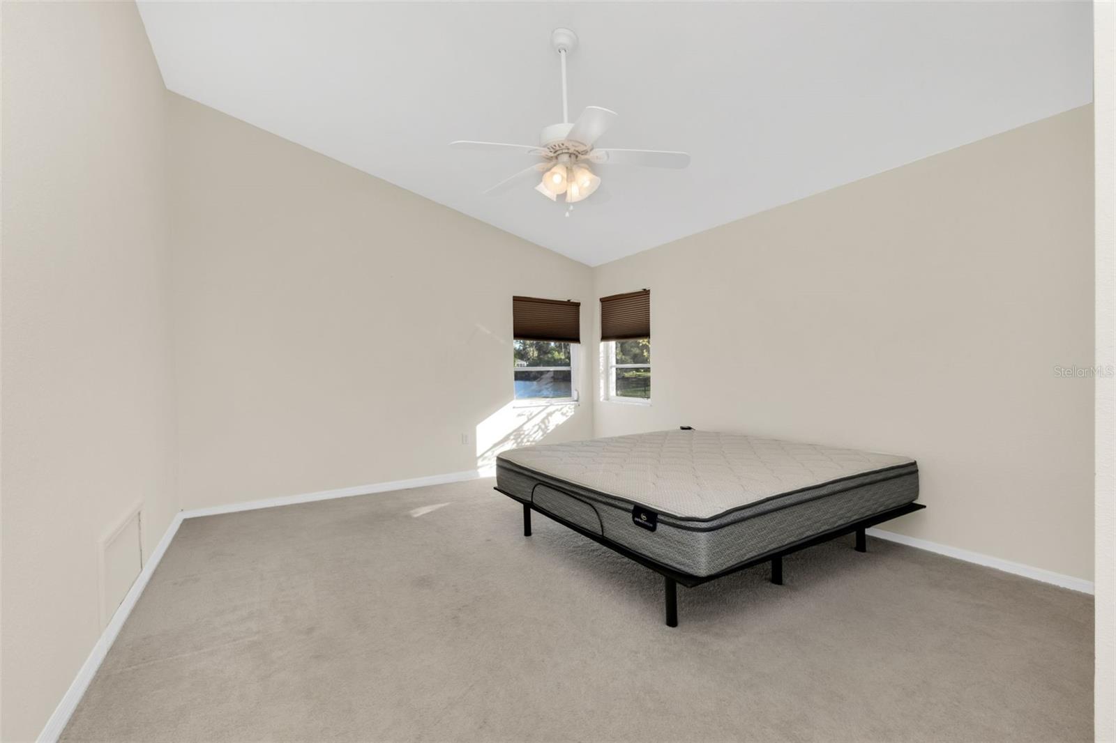 Image 28 of 44 For 25170 Harborside Boulevard