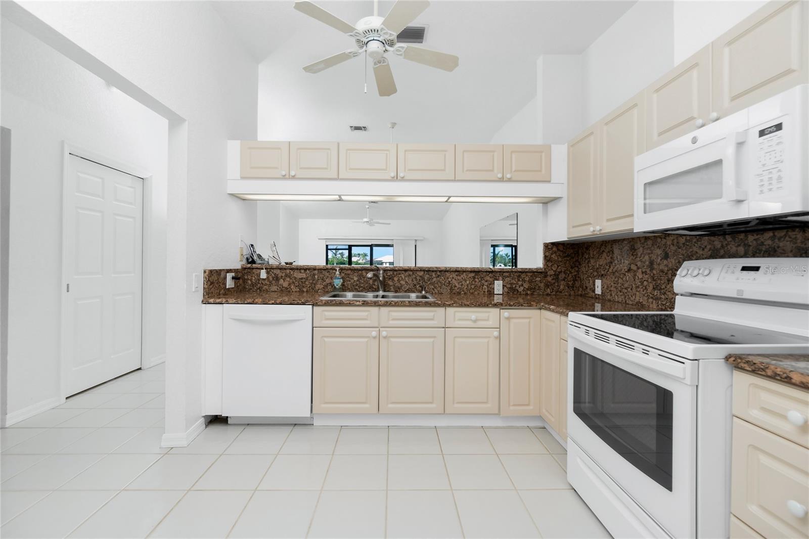 Image 13 of 49 For 1640 Atares Drive 21