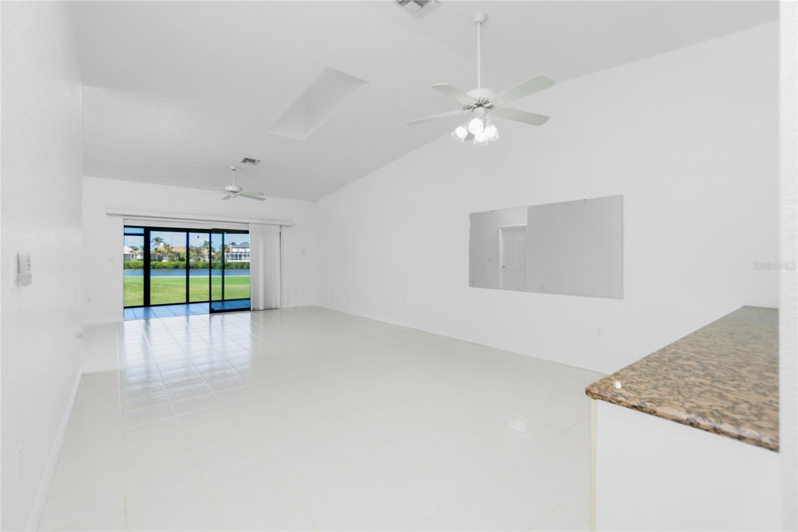 Image 15 of 49 For 1640 Atares Drive 21