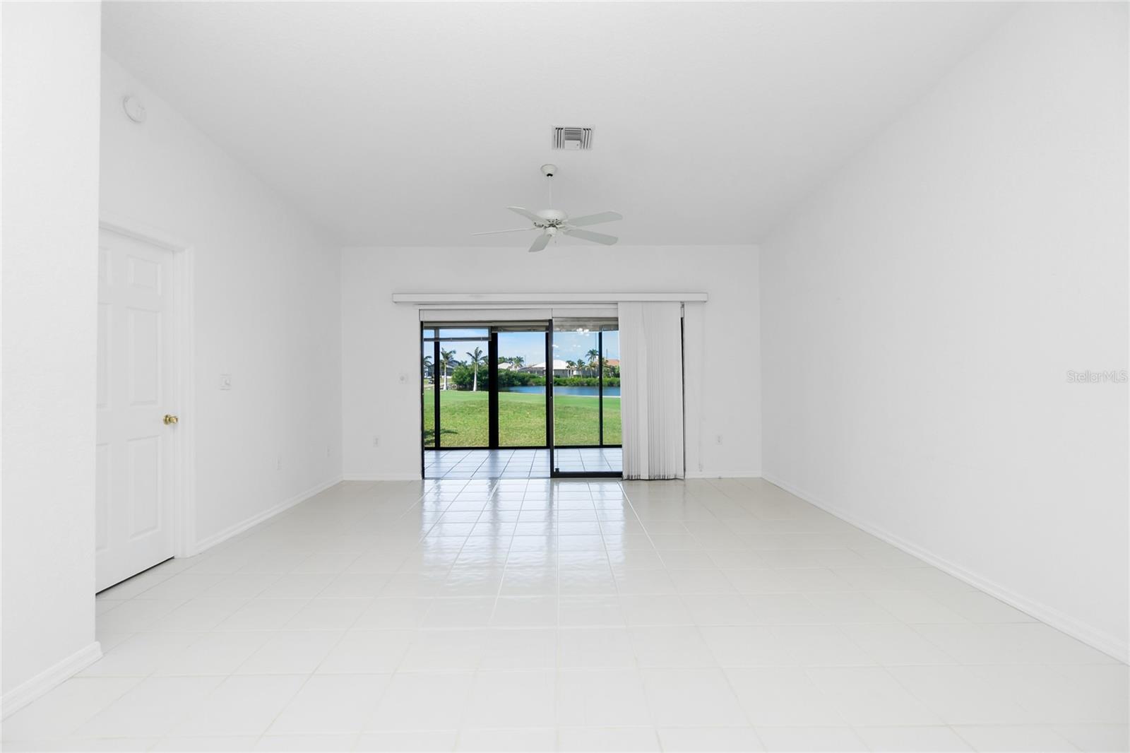 Image 16 of 49 For 1640 Atares Drive 21