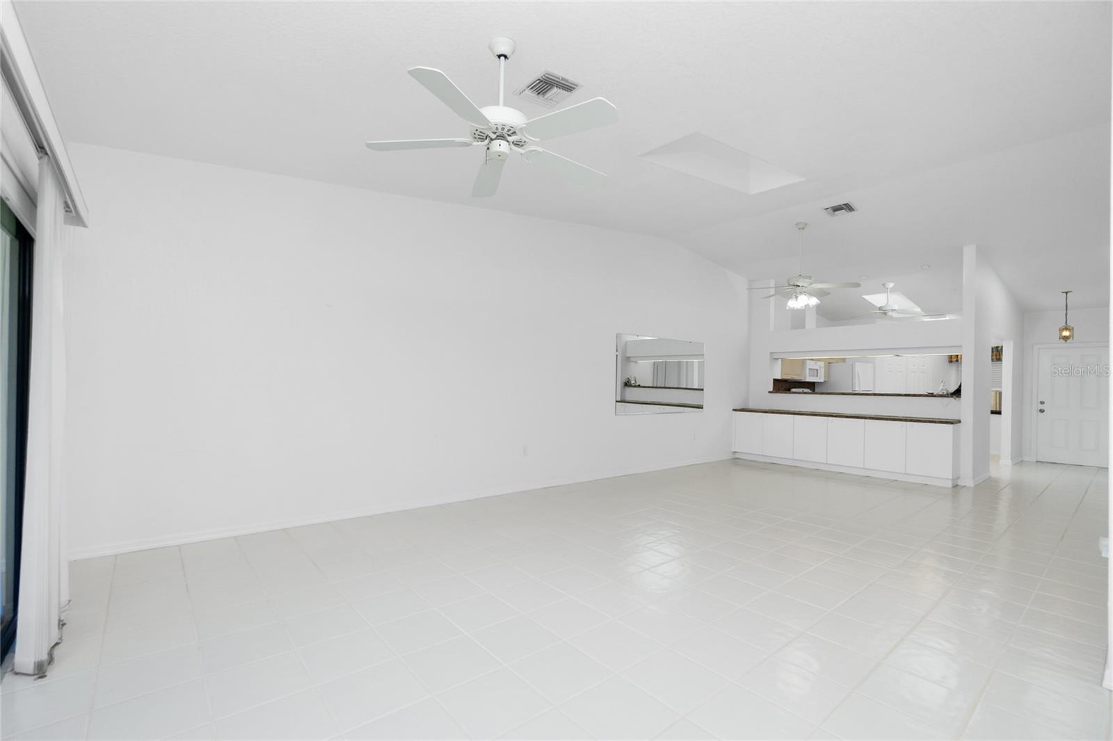 Image 18 of 49 For 1640 Atares Drive 21