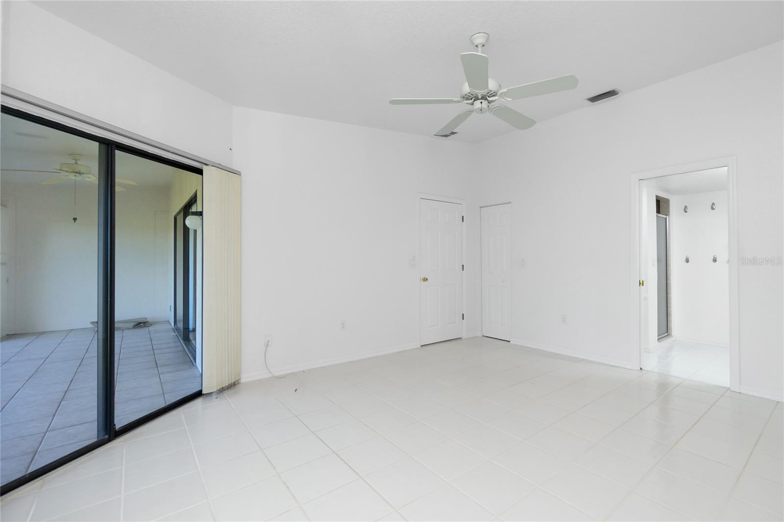 Image 21 of 49 For 1640 Atares Drive 21