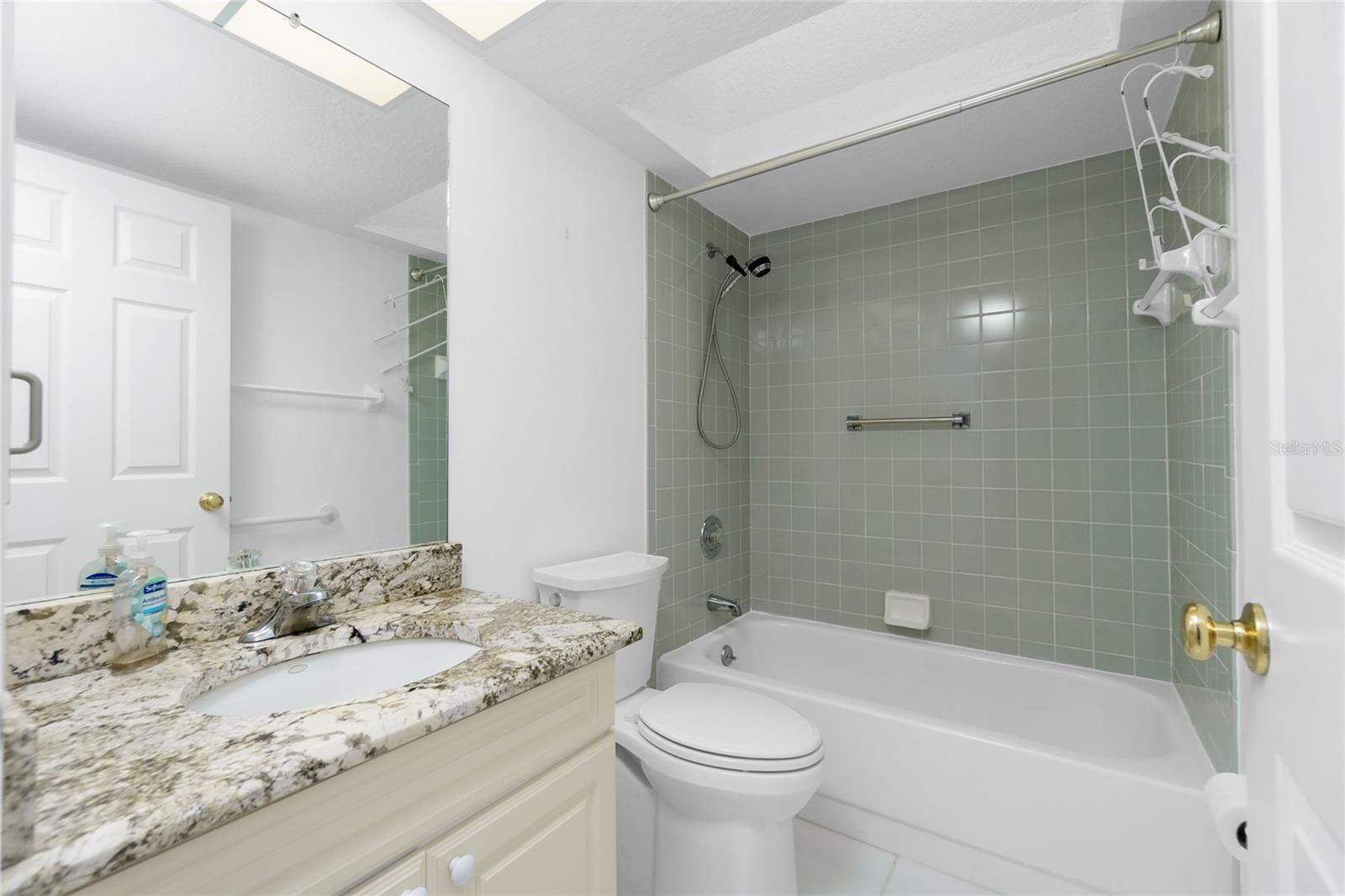 Image 26 of 49 For 1640 Atares Drive 21