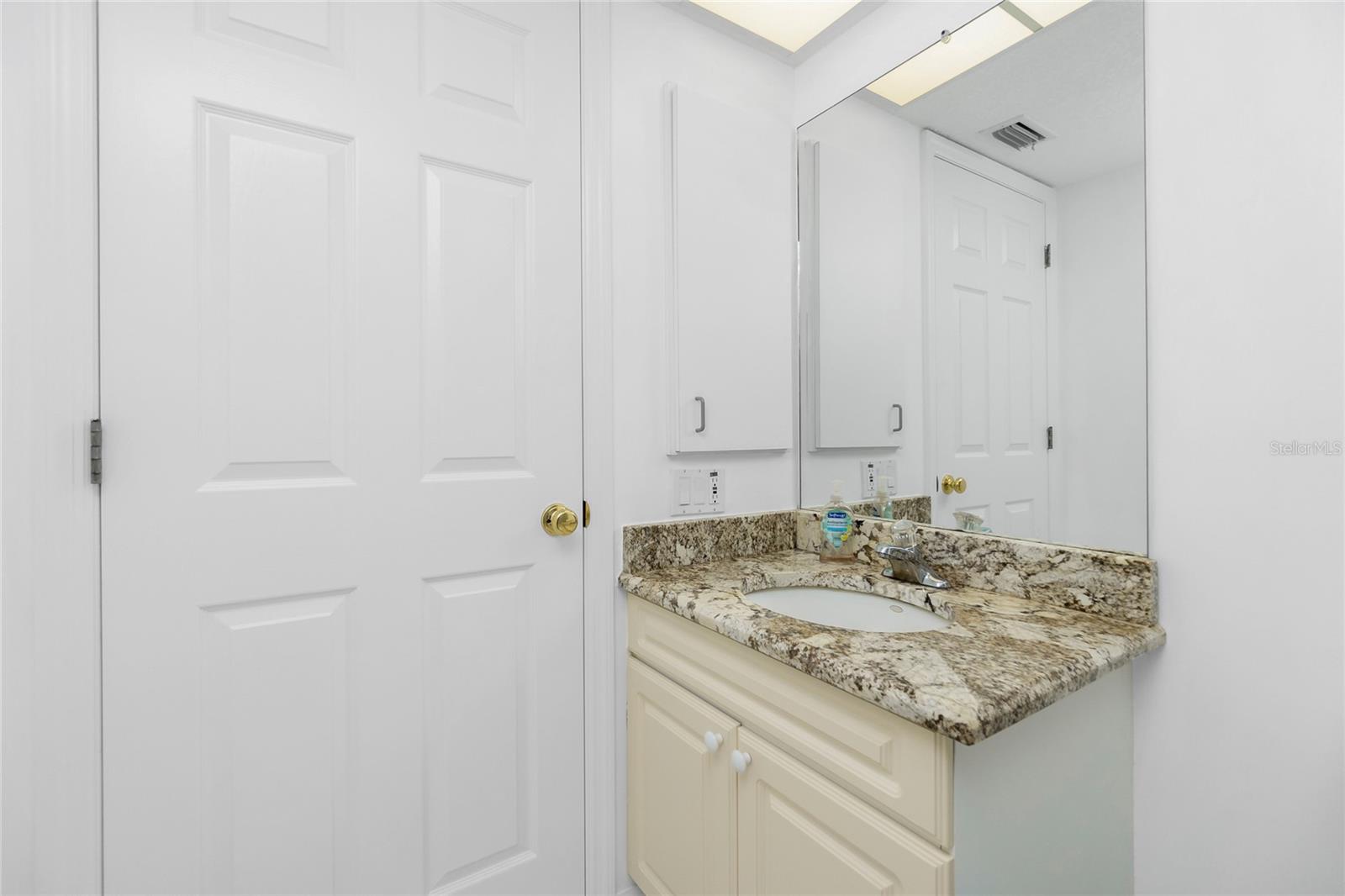 Image 27 of 49 For 1640 Atares Drive 21