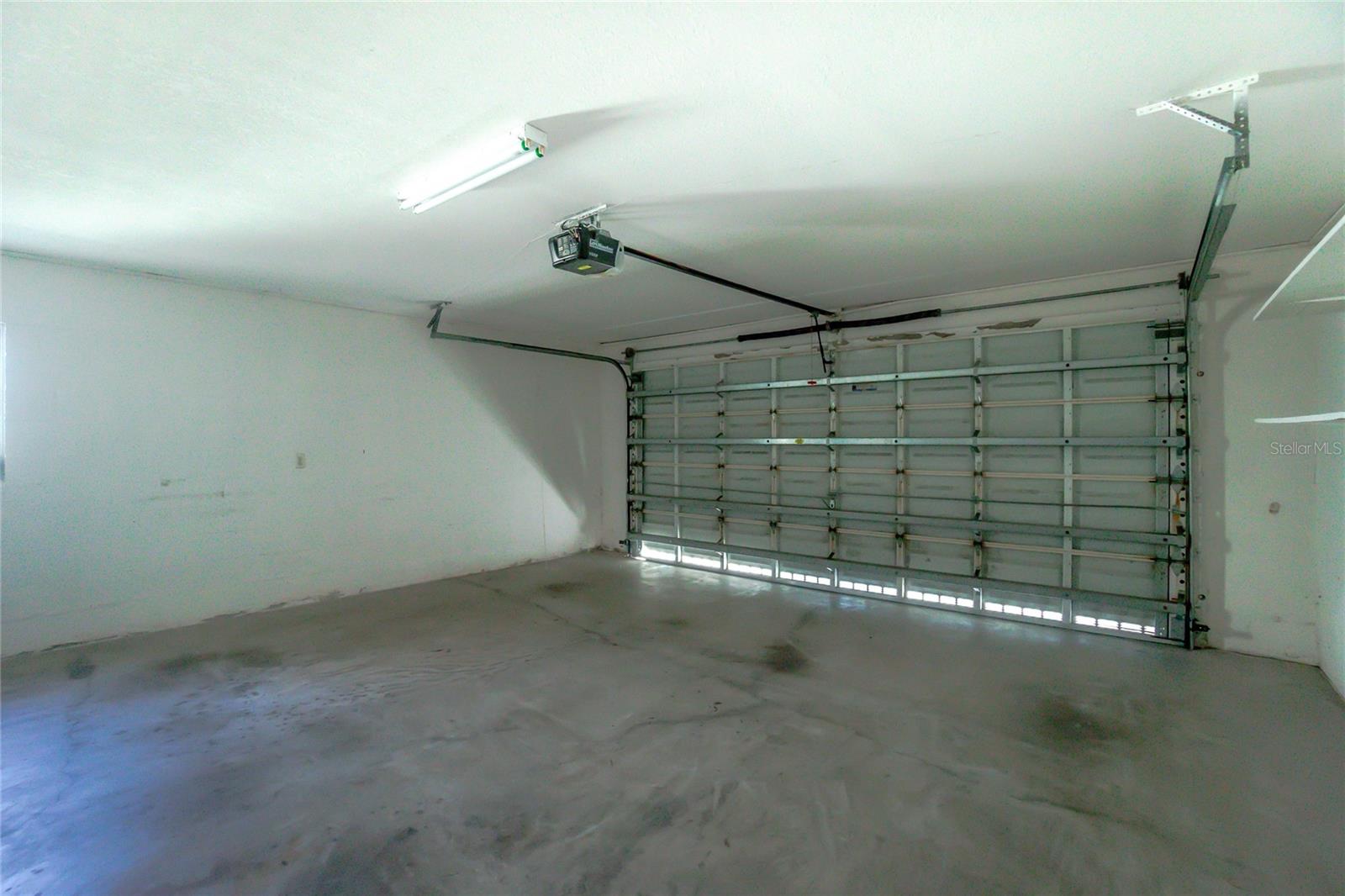 Image 35 of 49 For 1640 Atares Drive 21