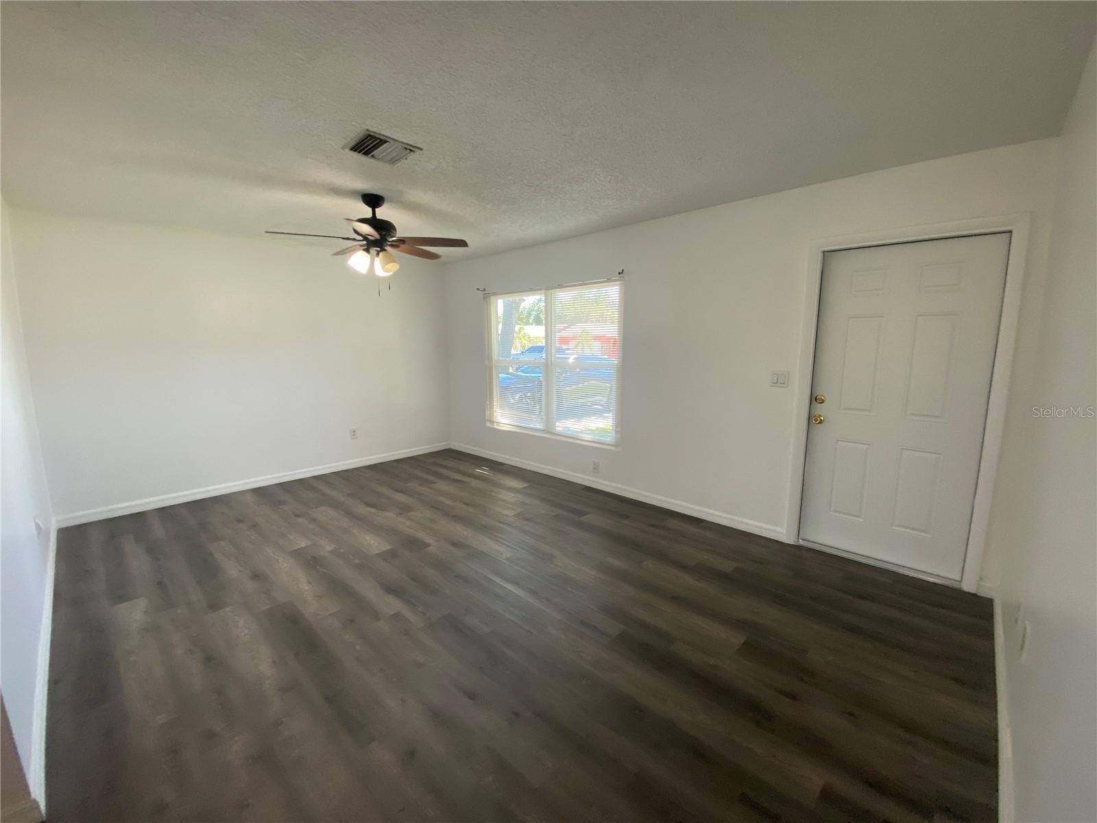 Image 3 of 20 For 22578 Laika Avenue