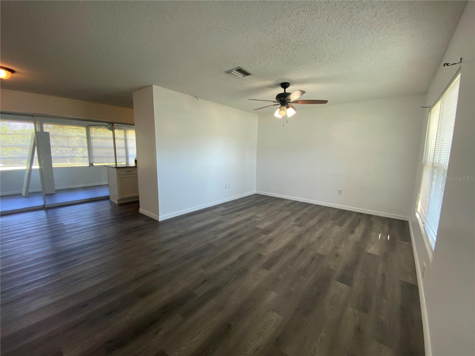 Image 4 of 20 For 22578 Laika Avenue