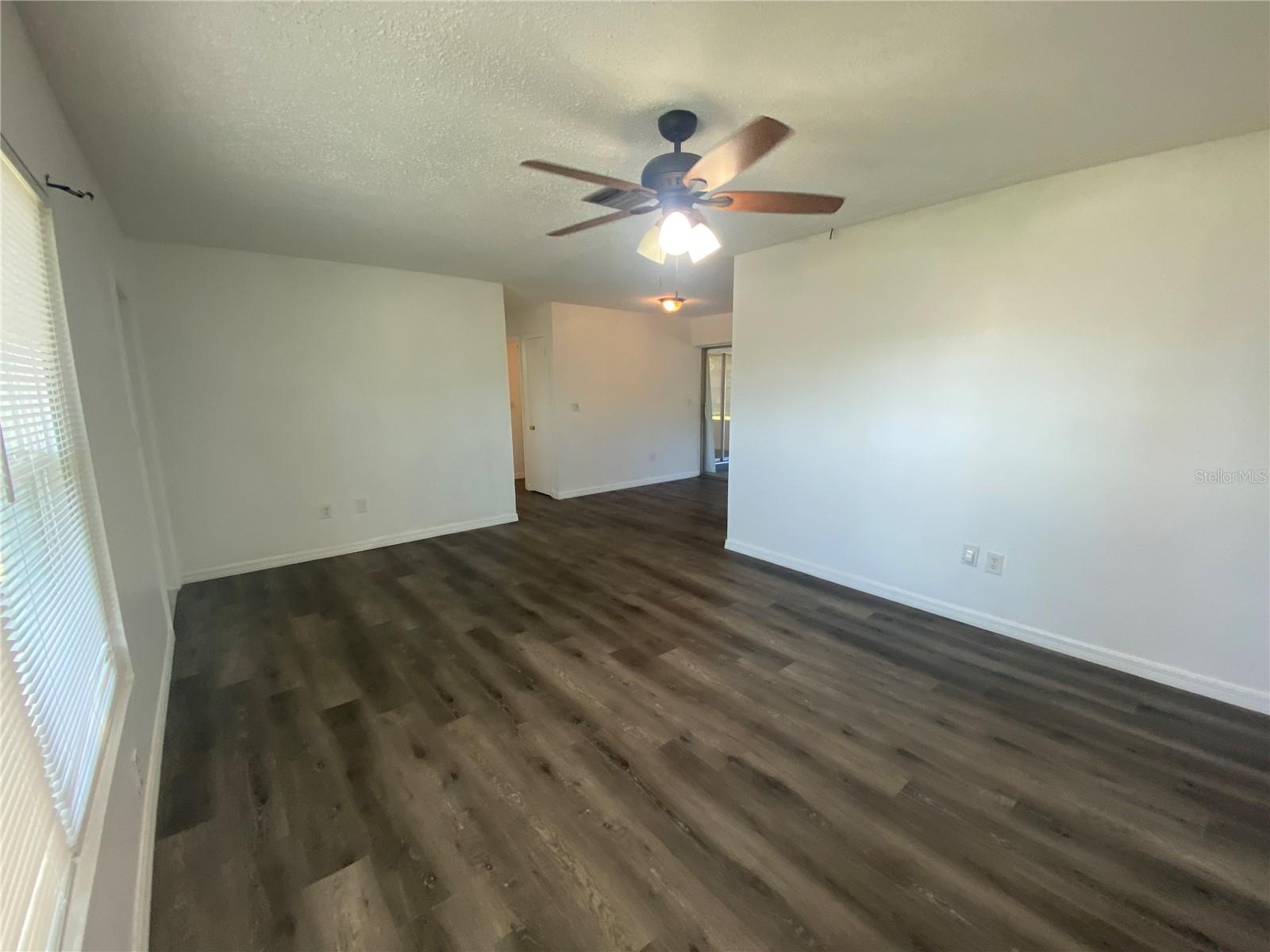 Image 5 of 20 For 22578 Laika Avenue