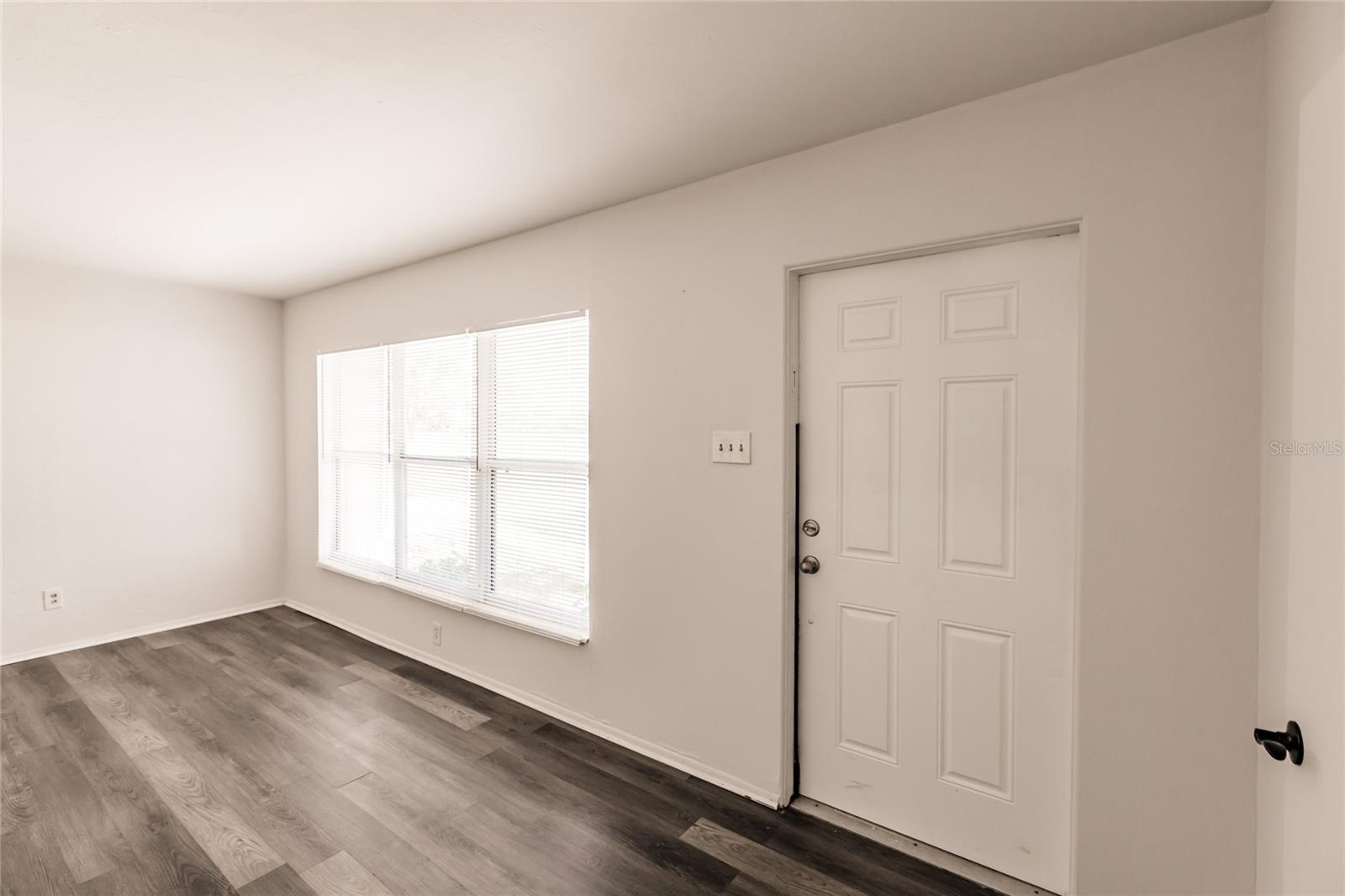 Image 6 of 11 For 214 Grace Street