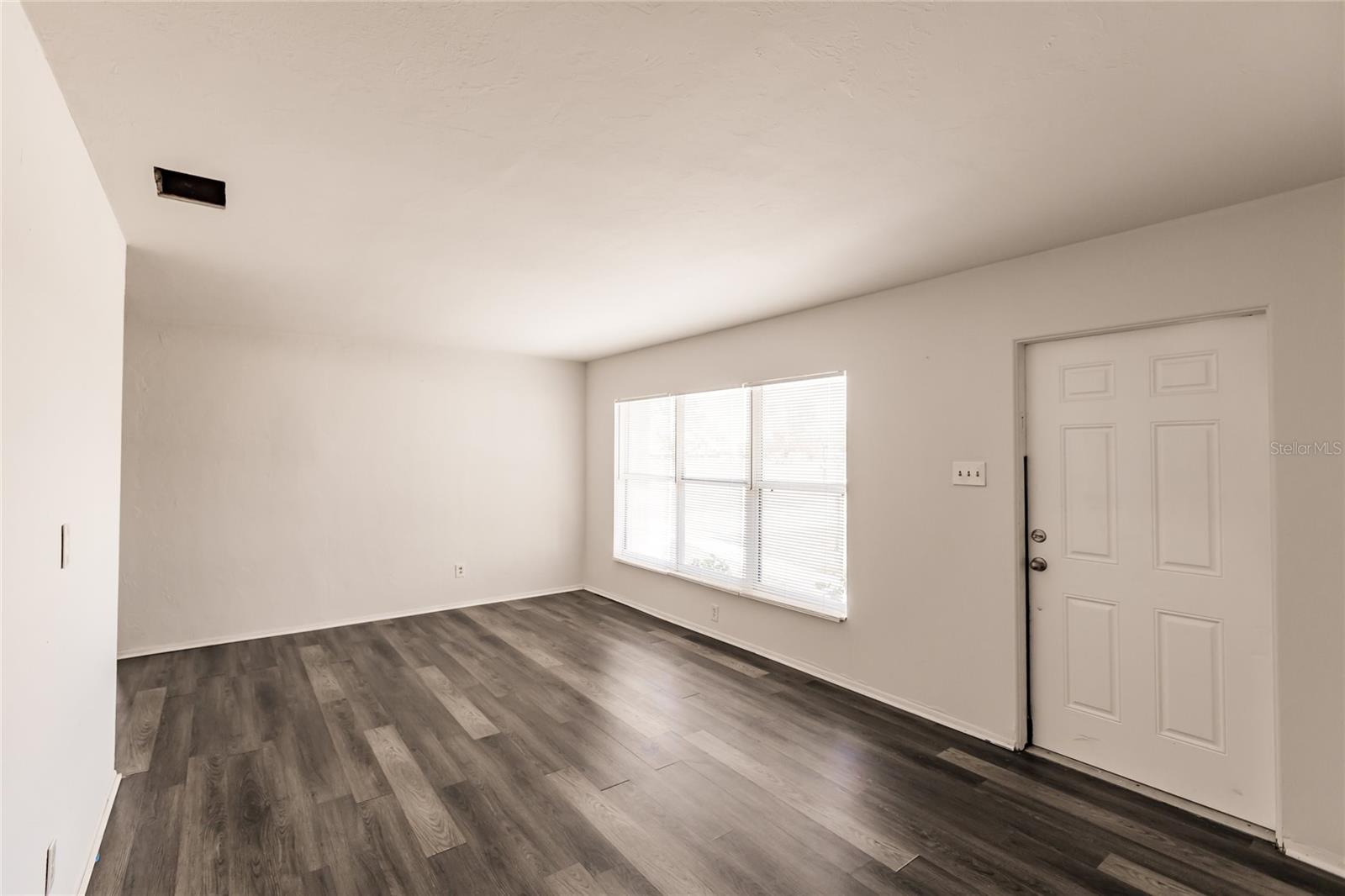 Image 8 of 11 For 214 Grace Street