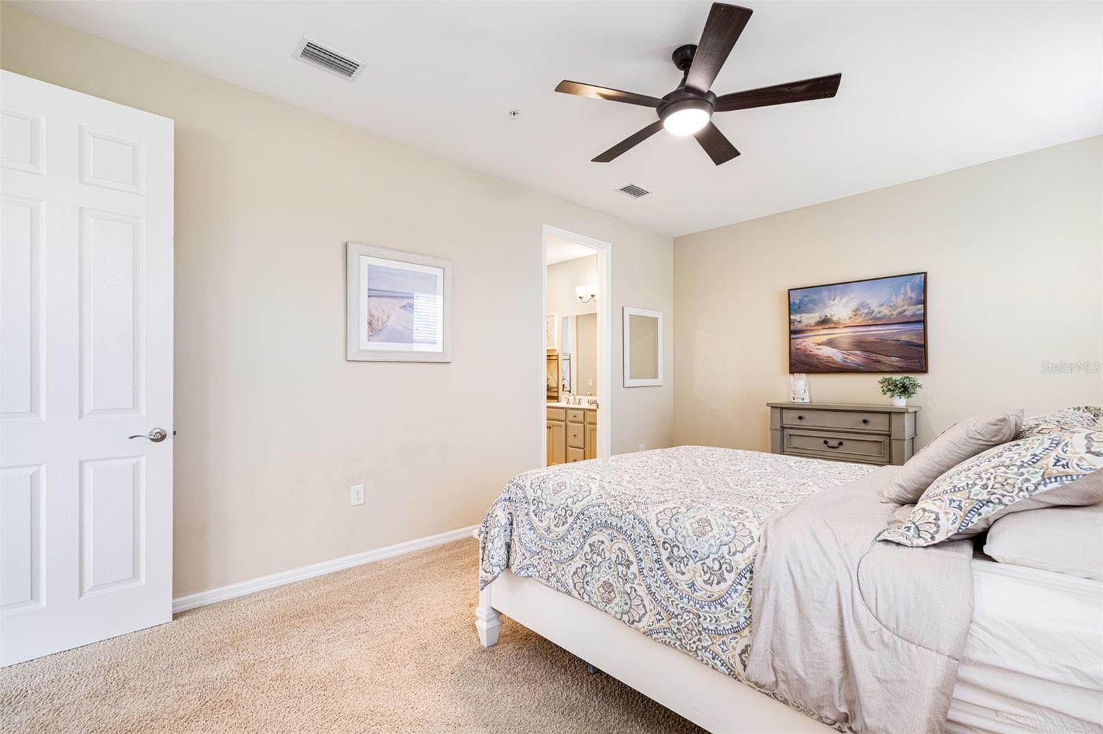 Image 13 of 33 For 26225 Palace Lane 202