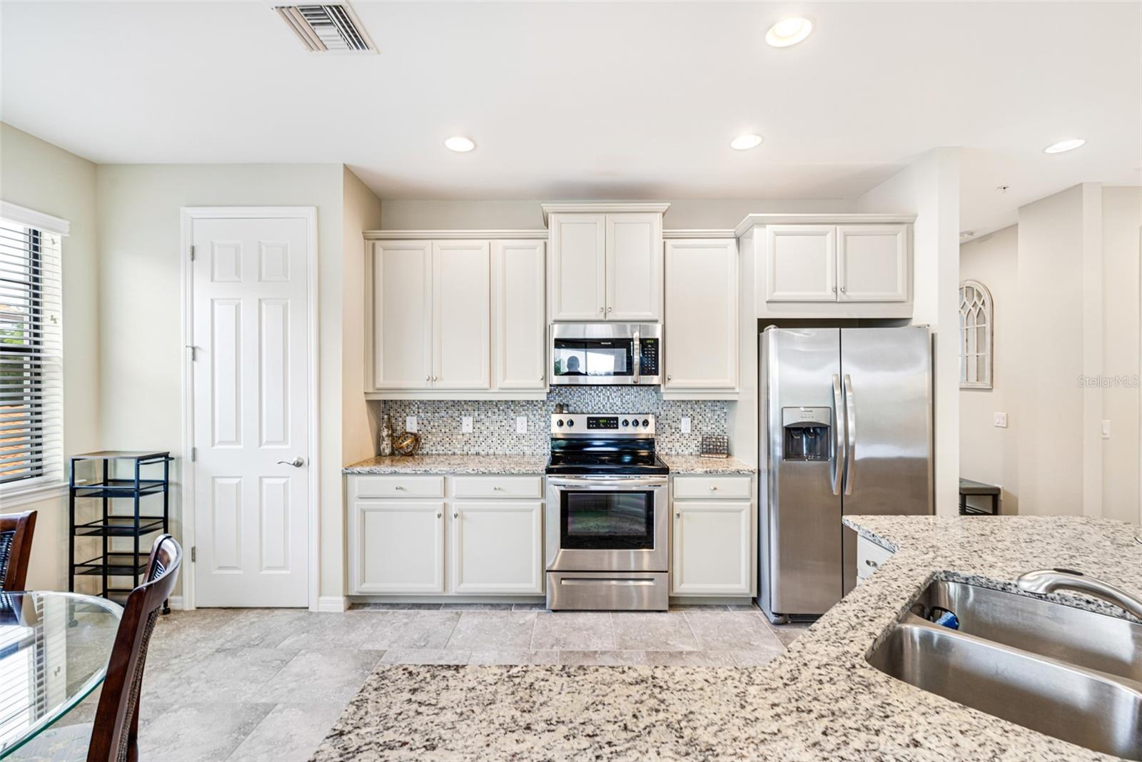 Image 6 of 33 For 26225 Palace Lane 202