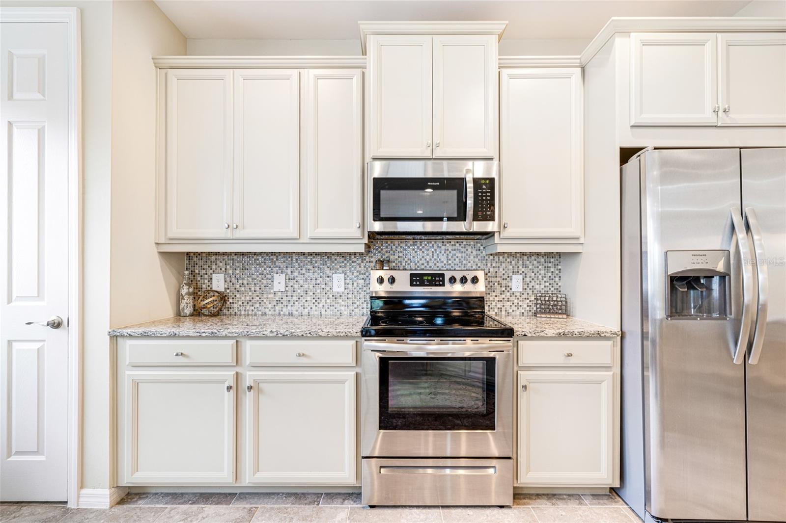 Image 7 of 33 For 26225 Palace Lane 202