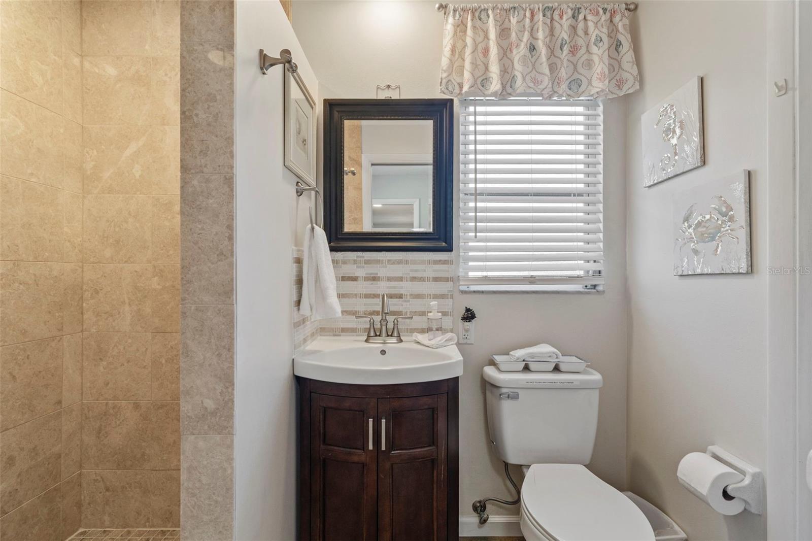 Image 21 of 42 For 702 Poinciana Road