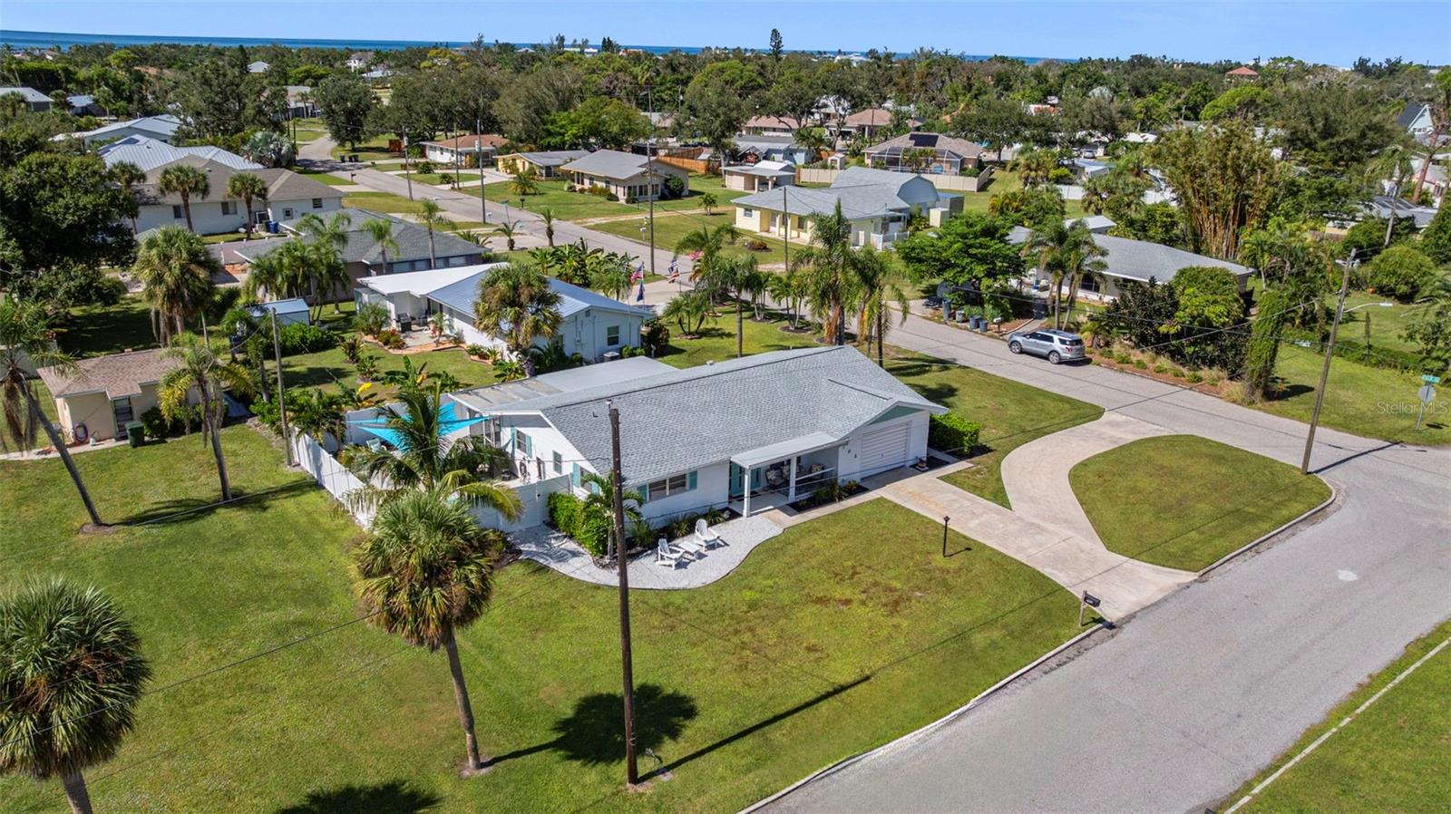 Image 39 of 42 For 702 Poinciana Road