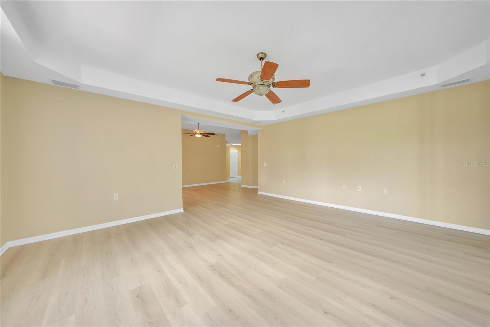 Image 11 of 59 For 255 End Drive 4204
