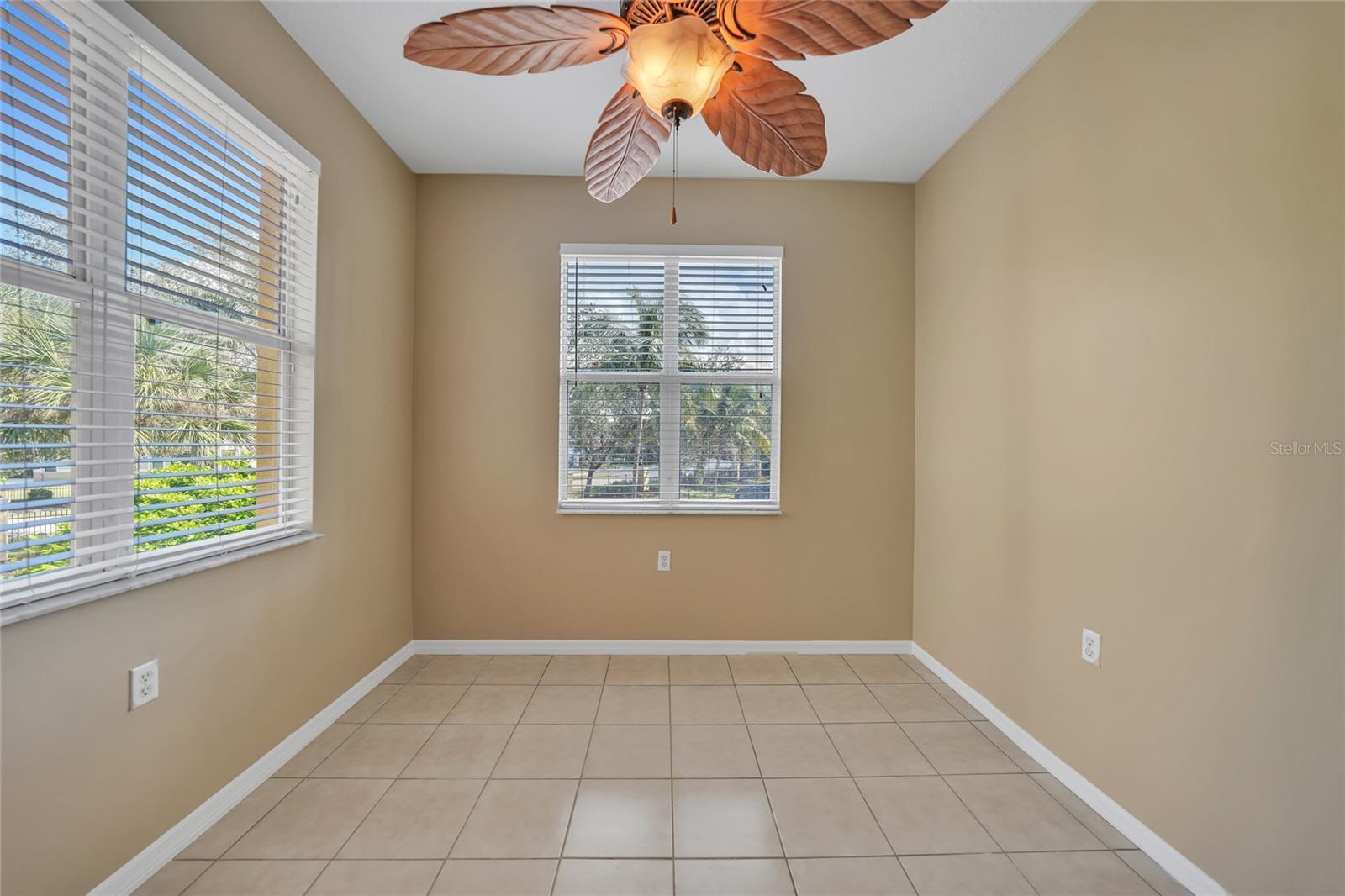 Image 15 of 59 For 255 End Drive 4204