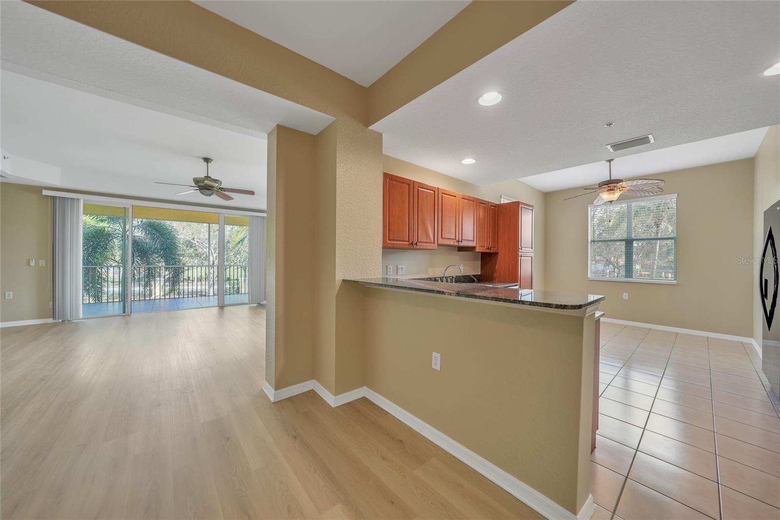 Image 17 of 59 For 255 End Drive 4204
